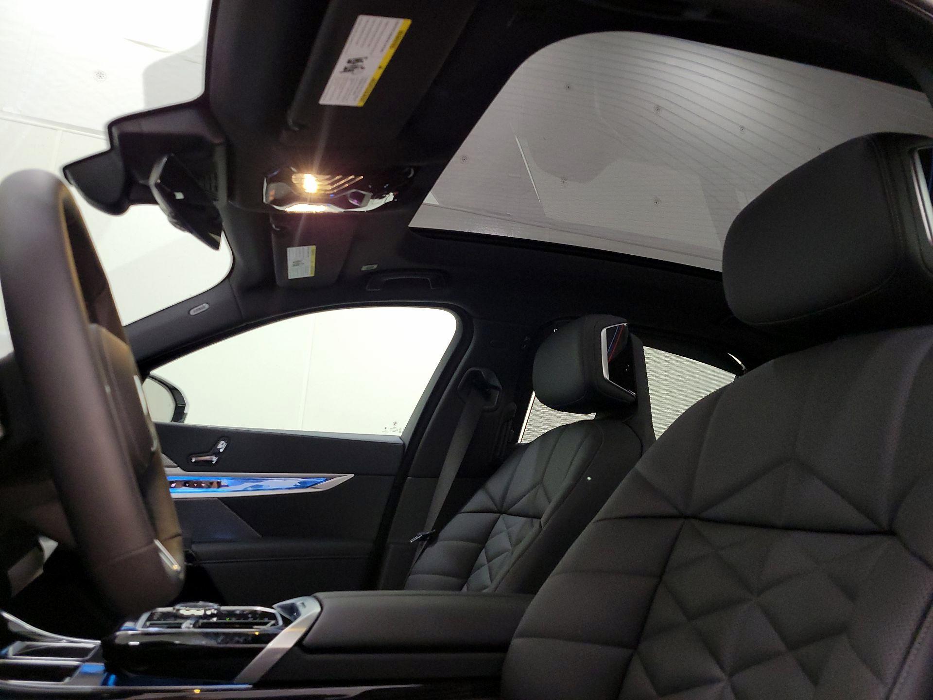 Thumbnail: 2025 BMW 7 Series - 20