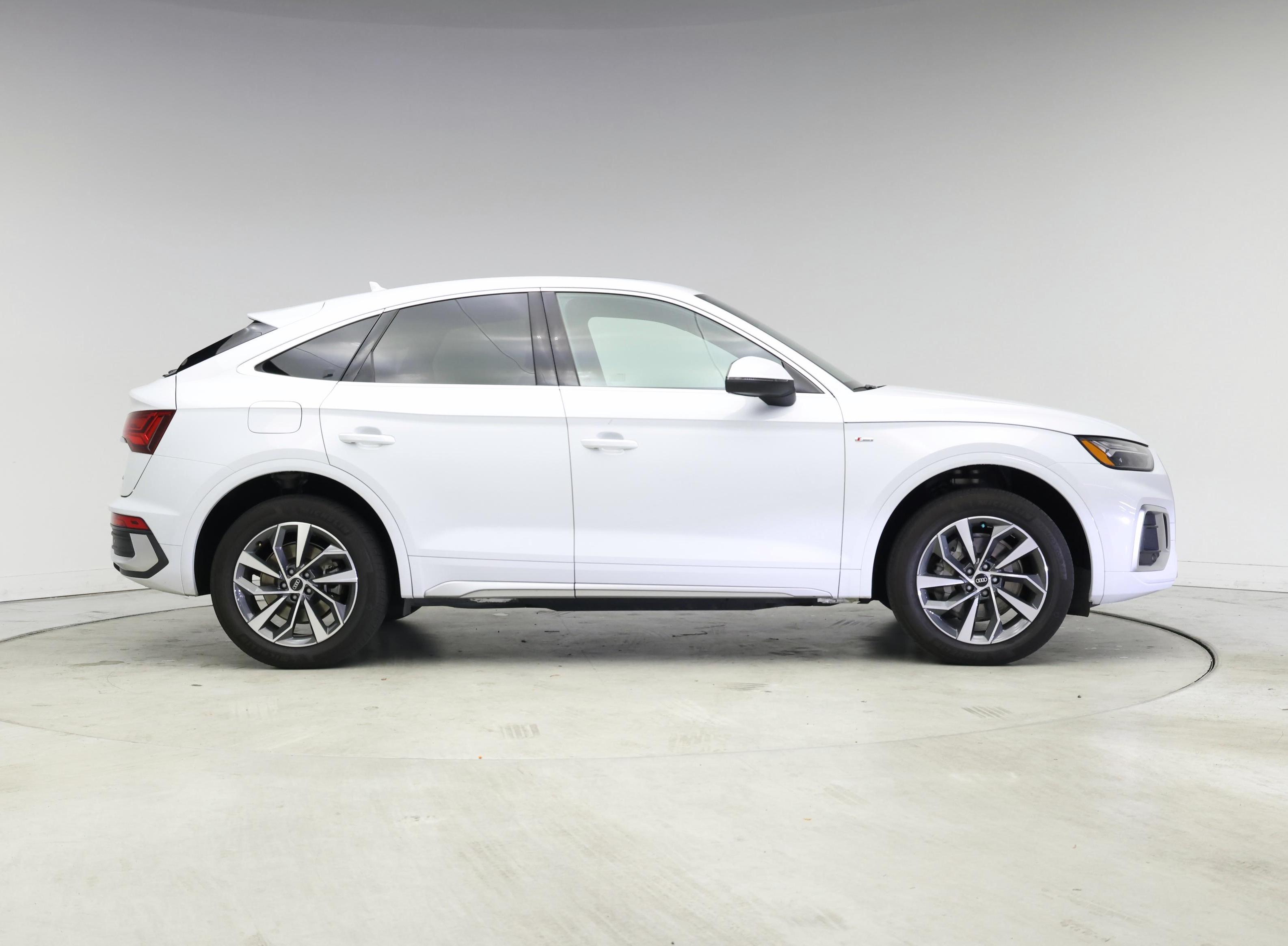 Thumbnail: 2021 Audi Q5 - 7