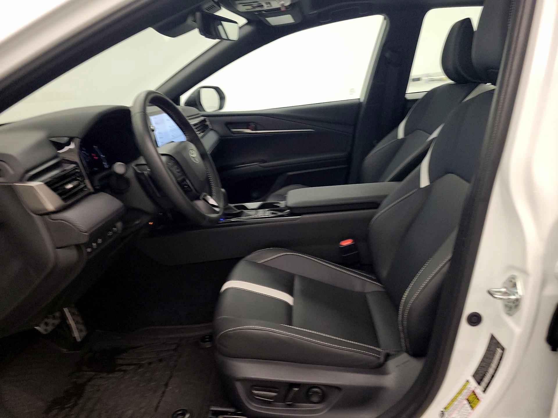 Thumbnail: 2025 Toyota Camry - 11