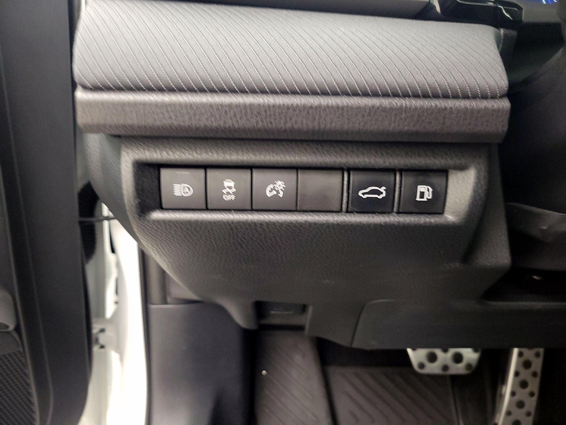 Thumbnail: 2025 Toyota Camry - 13