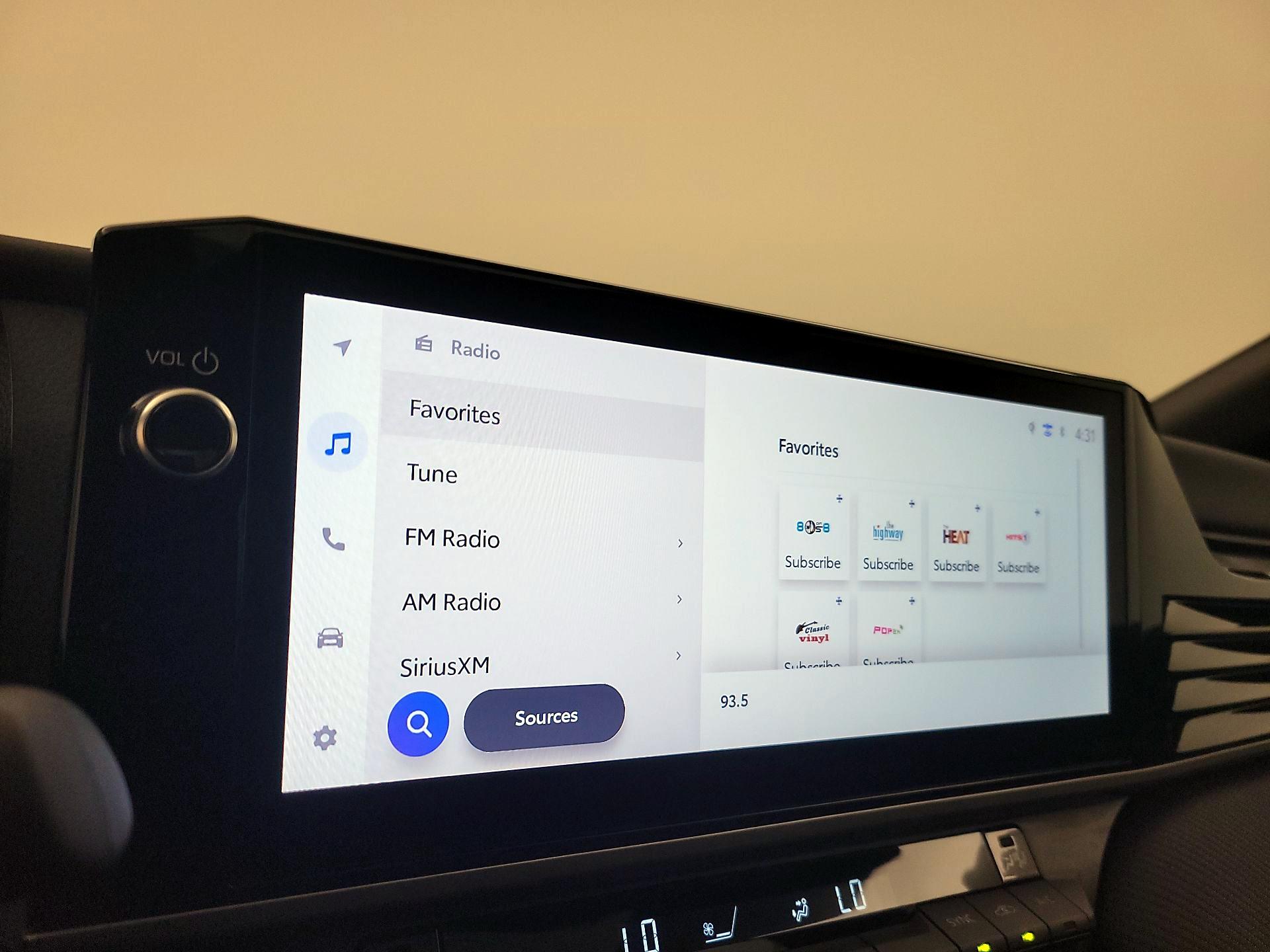 Thumbnail: 2025 Toyota Camry - 15