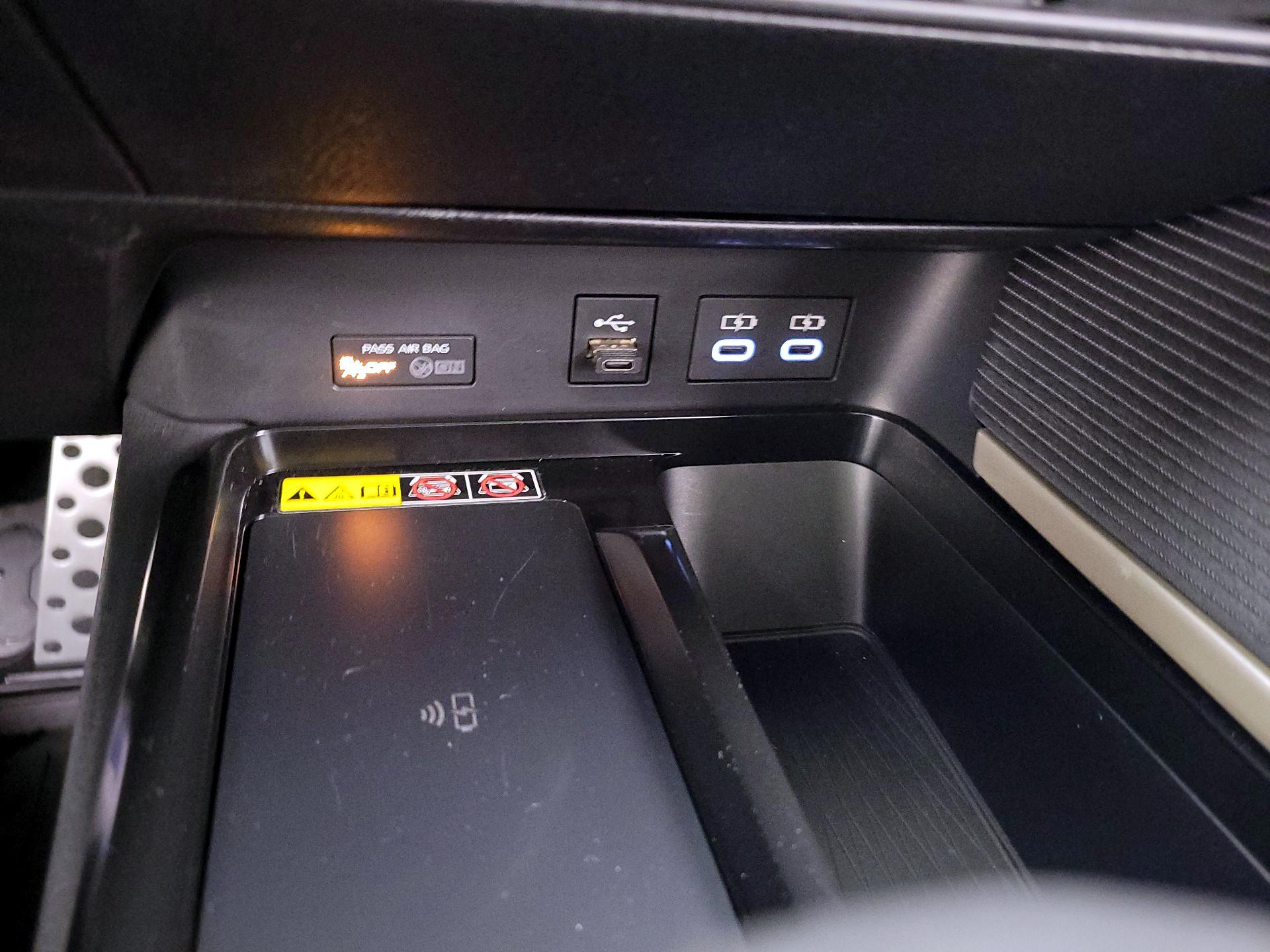 Thumbnail: 2025 Toyota Camry - 18