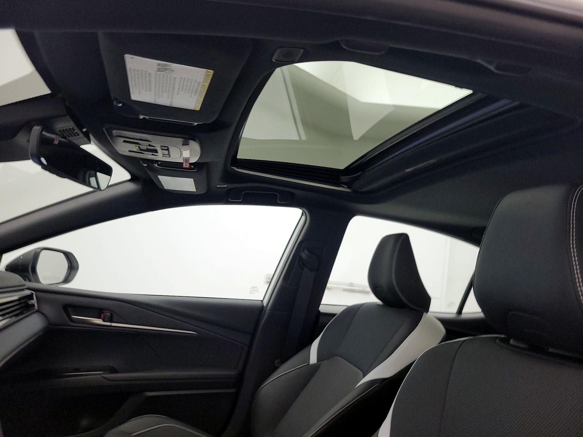 Thumbnail: 2025 Toyota Camry - 19