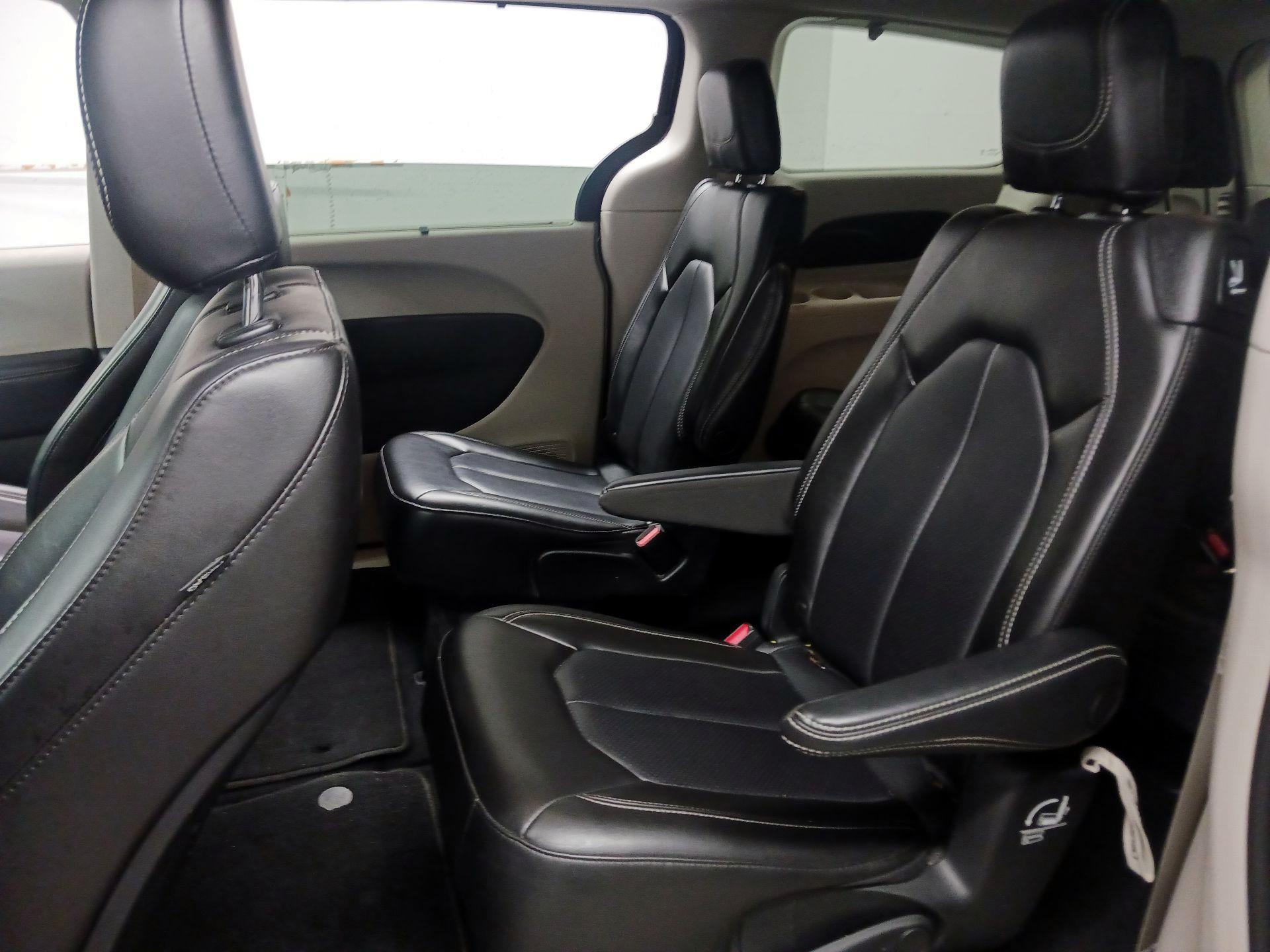 Thumbnail: 2023 Chrysler Pacifica - 17