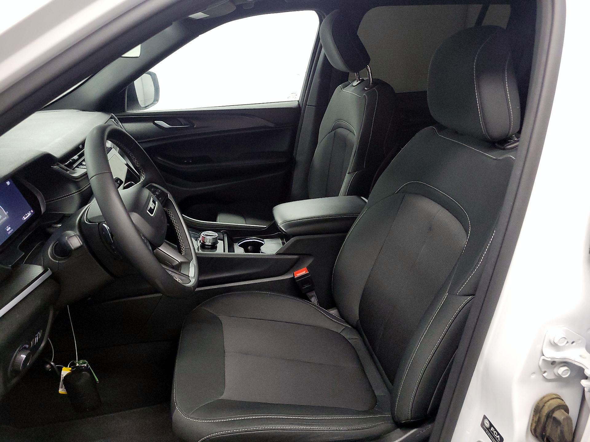 Thumbnail: 2025 Jeep Grand Cherokee - 11