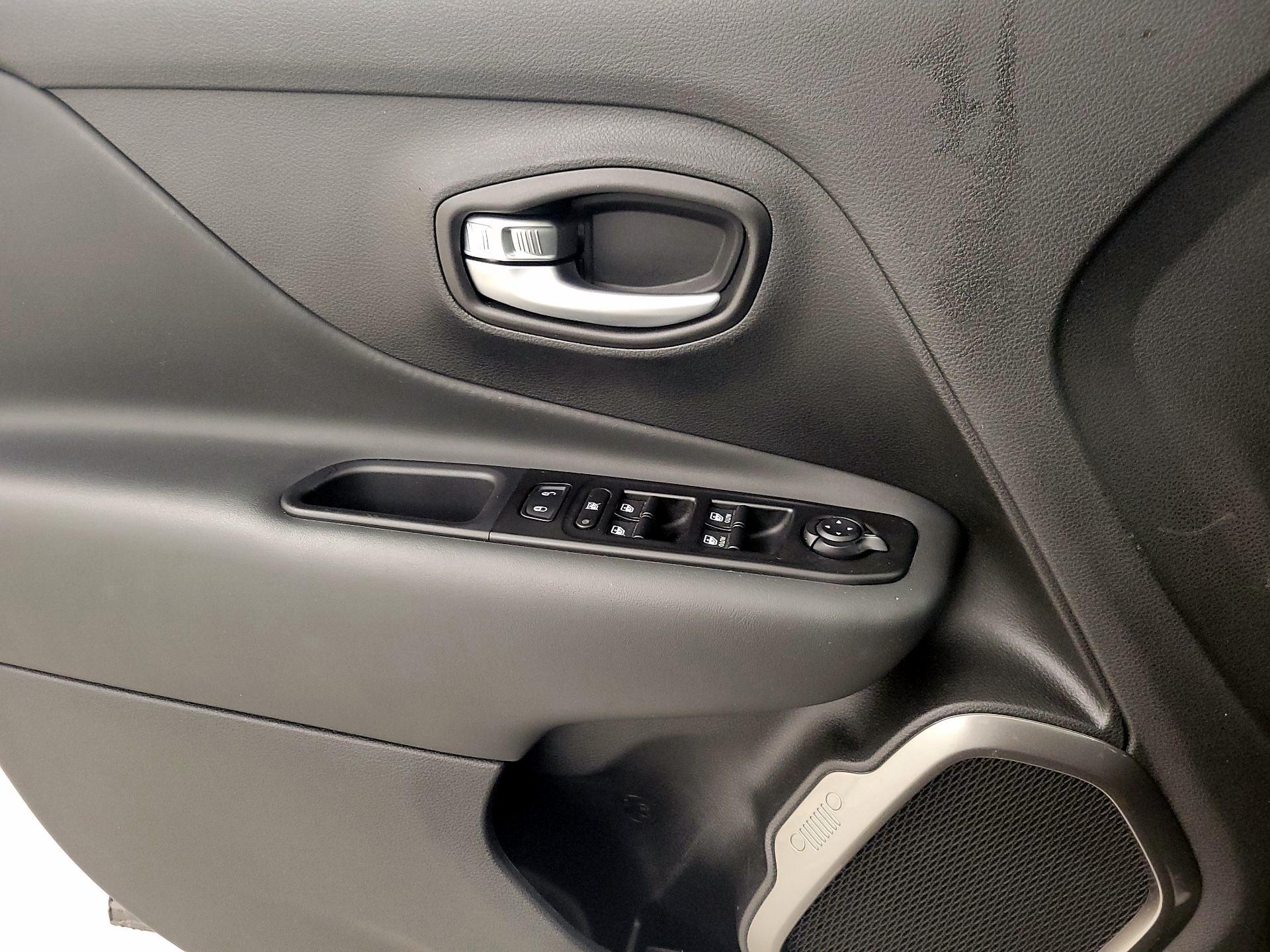 Thumbnail: 2020 Jeep Renegade - 12