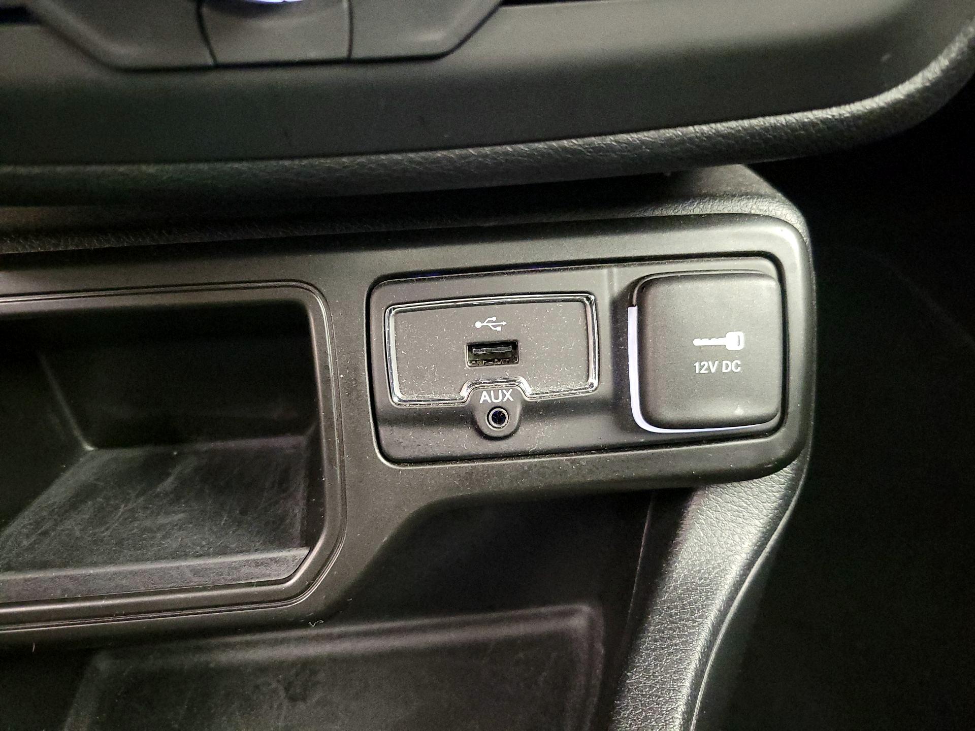 Thumbnail: 2020 Jeep Renegade - 19