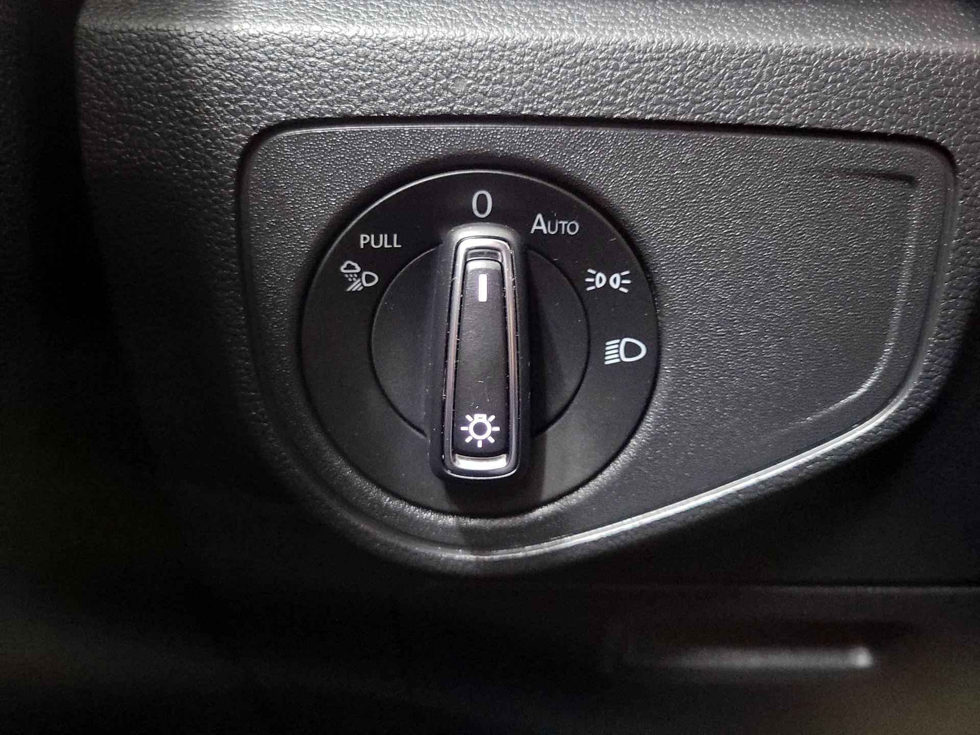 Thumbnail: 2022 Volkswagen Atlas - 13