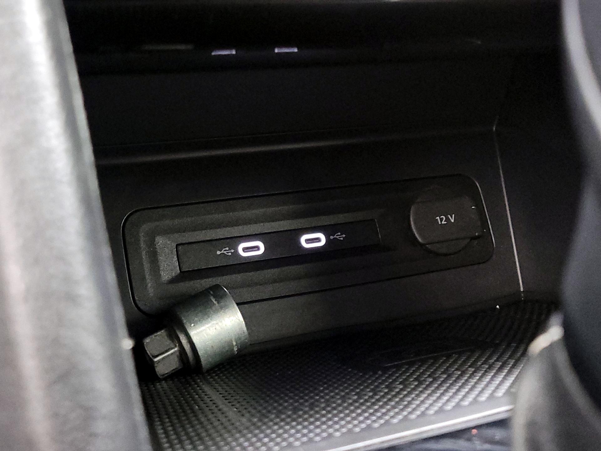 Thumbnail: 2022 Volkswagen Atlas - 18