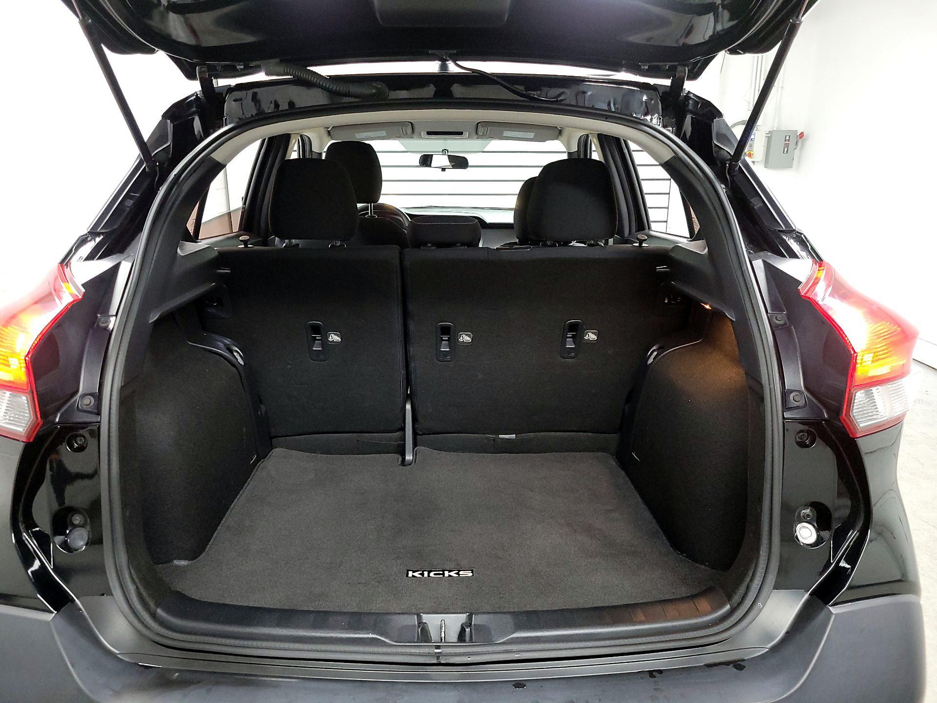 Thumbnail: 2019 Nissan Kicks - 18