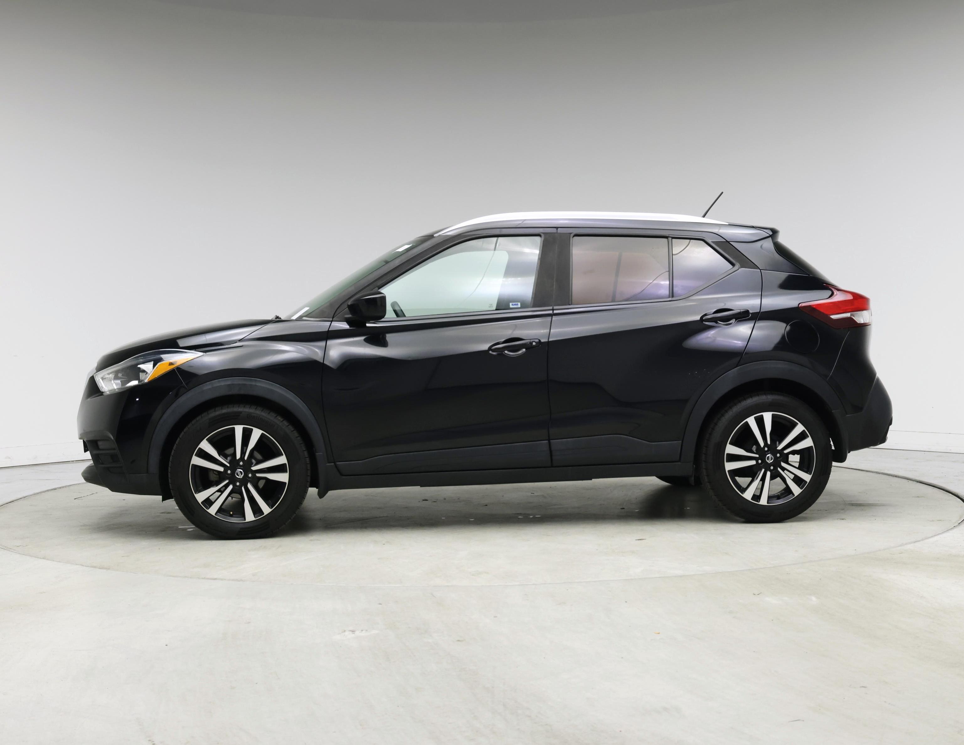 Thumbnail: 2019 Nissan Kicks - 3