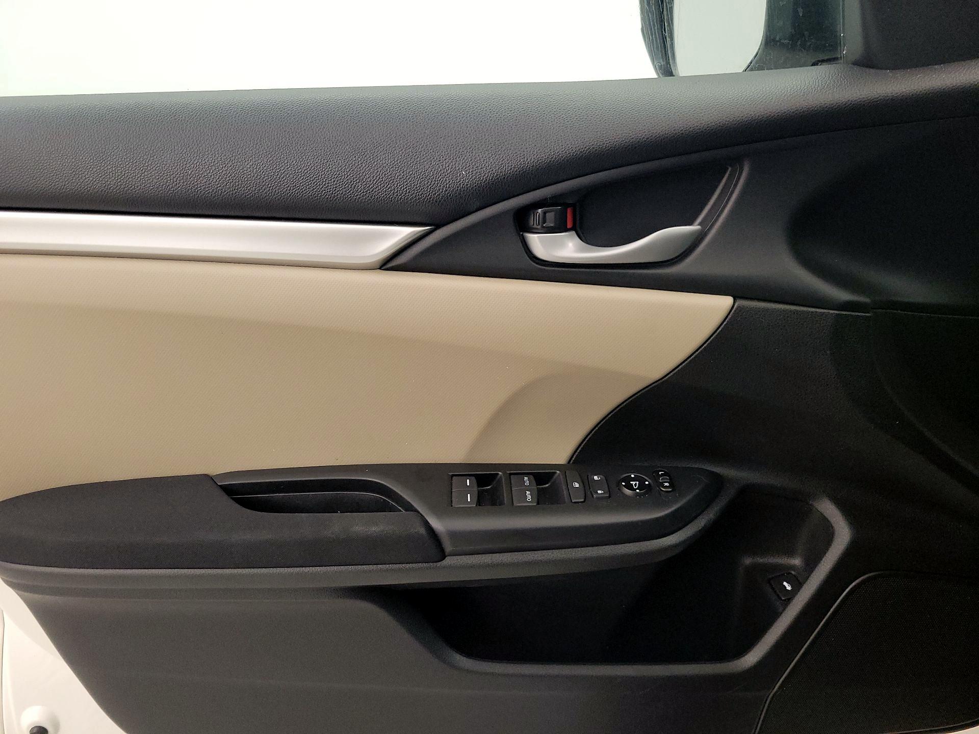 Thumbnail: 2016 Honda Civic - 12