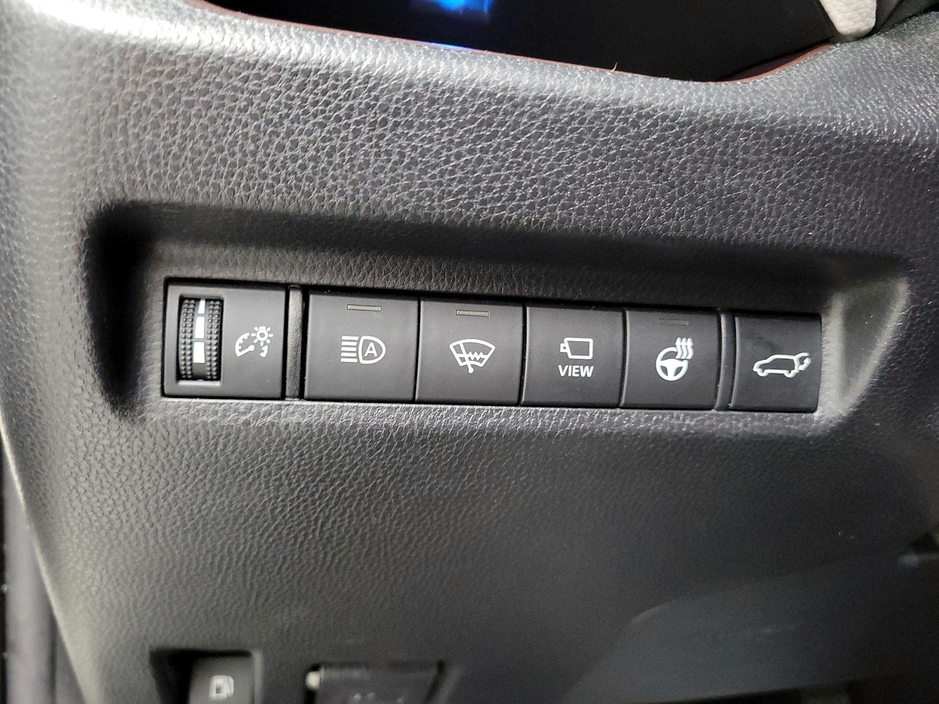 Thumbnail: 2021 Toyota RAV4 - 13