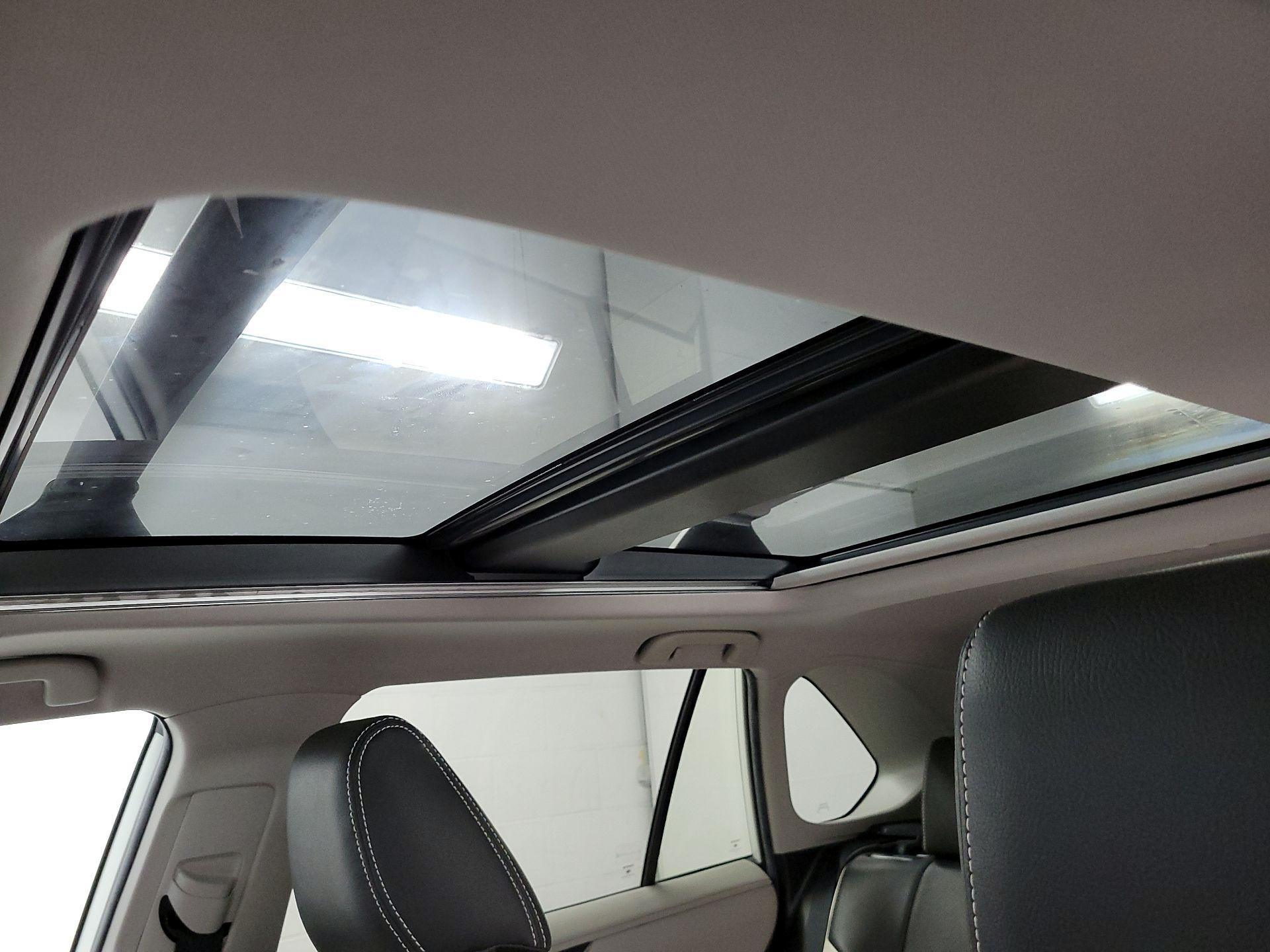 Thumbnail: 2021 Toyota RAV4 - 20