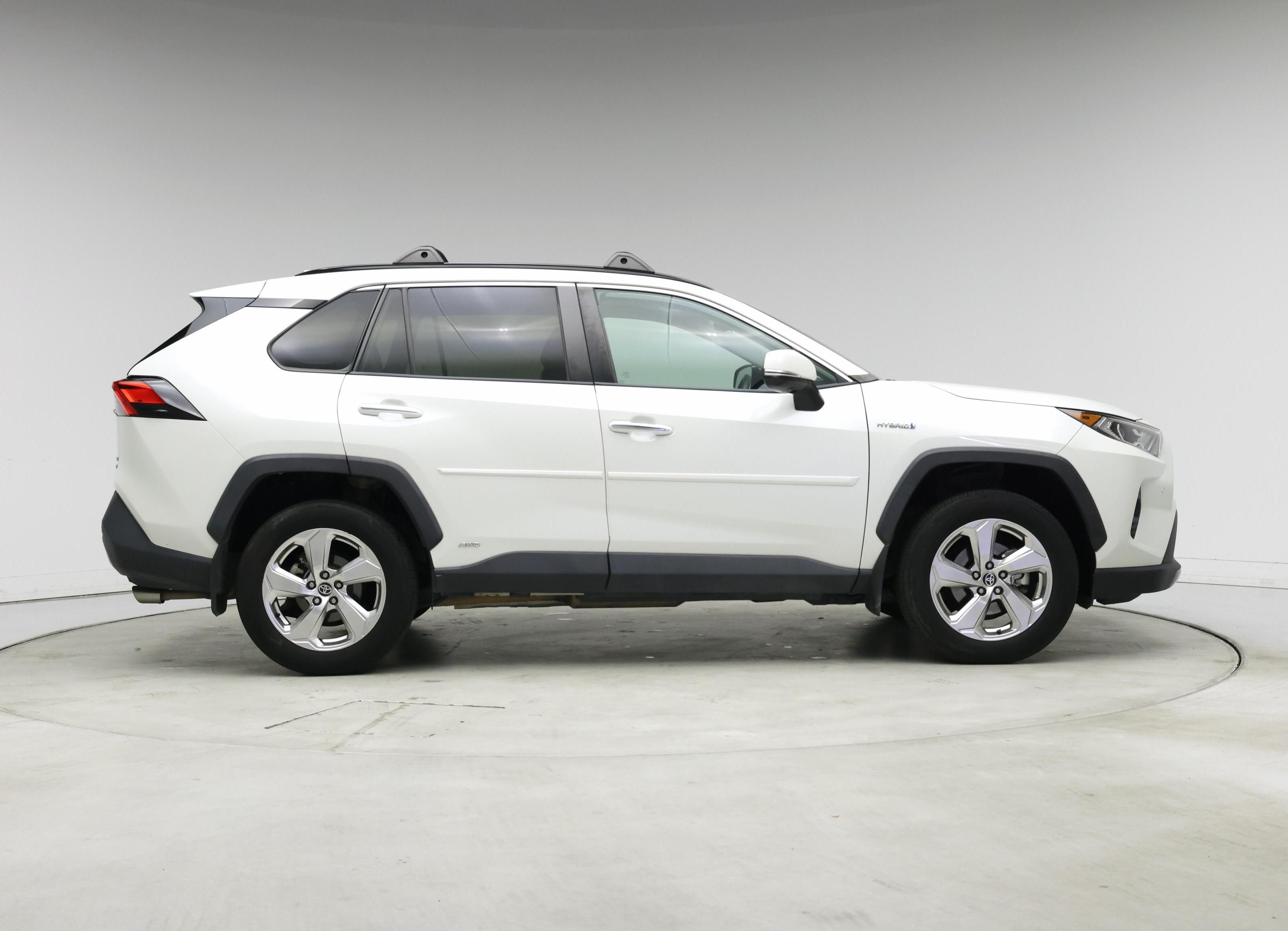 Thumbnail: 2021 Toyota RAV4 - 7