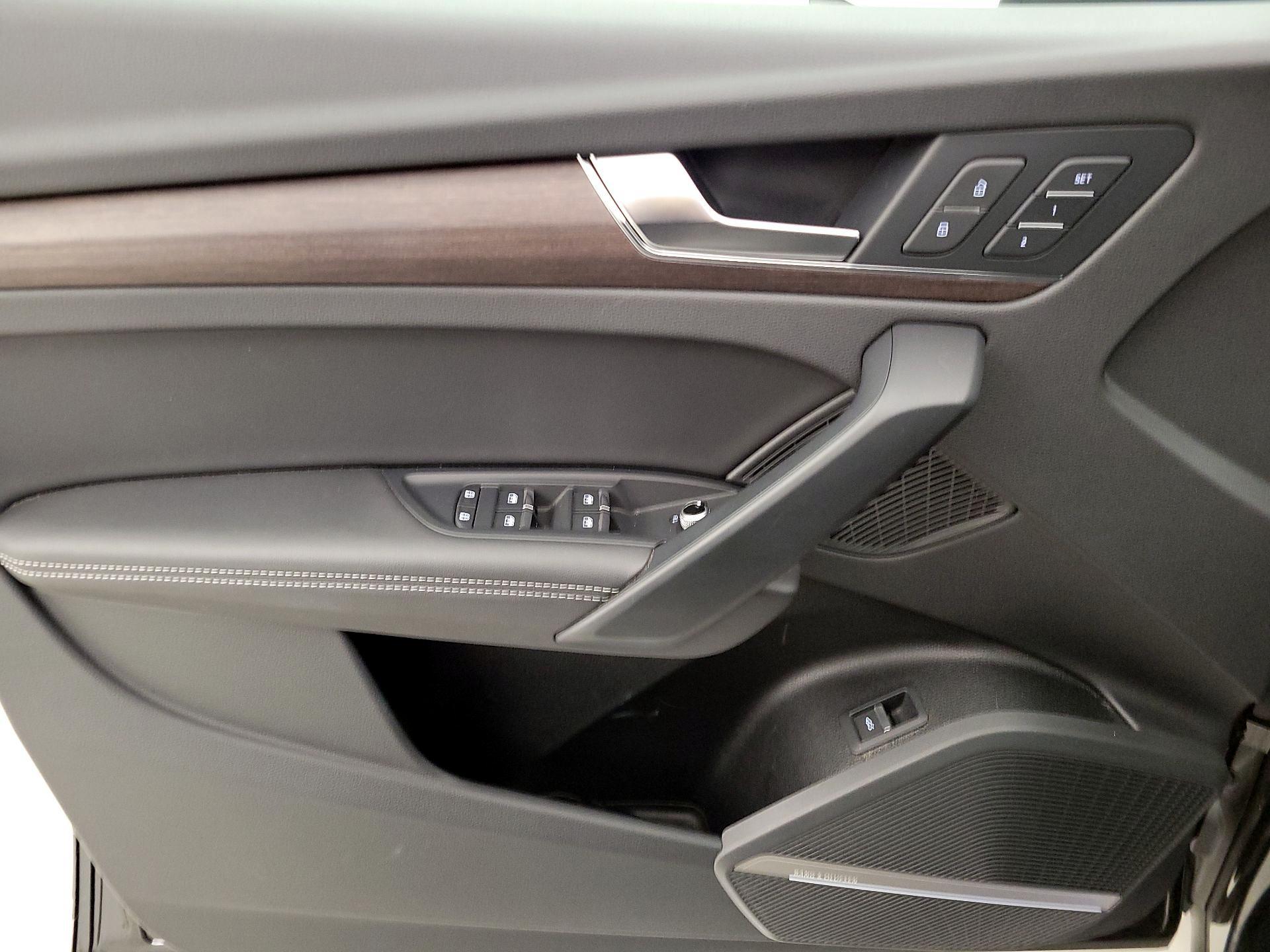 Thumbnail: 2023 Audi Q5 - 12