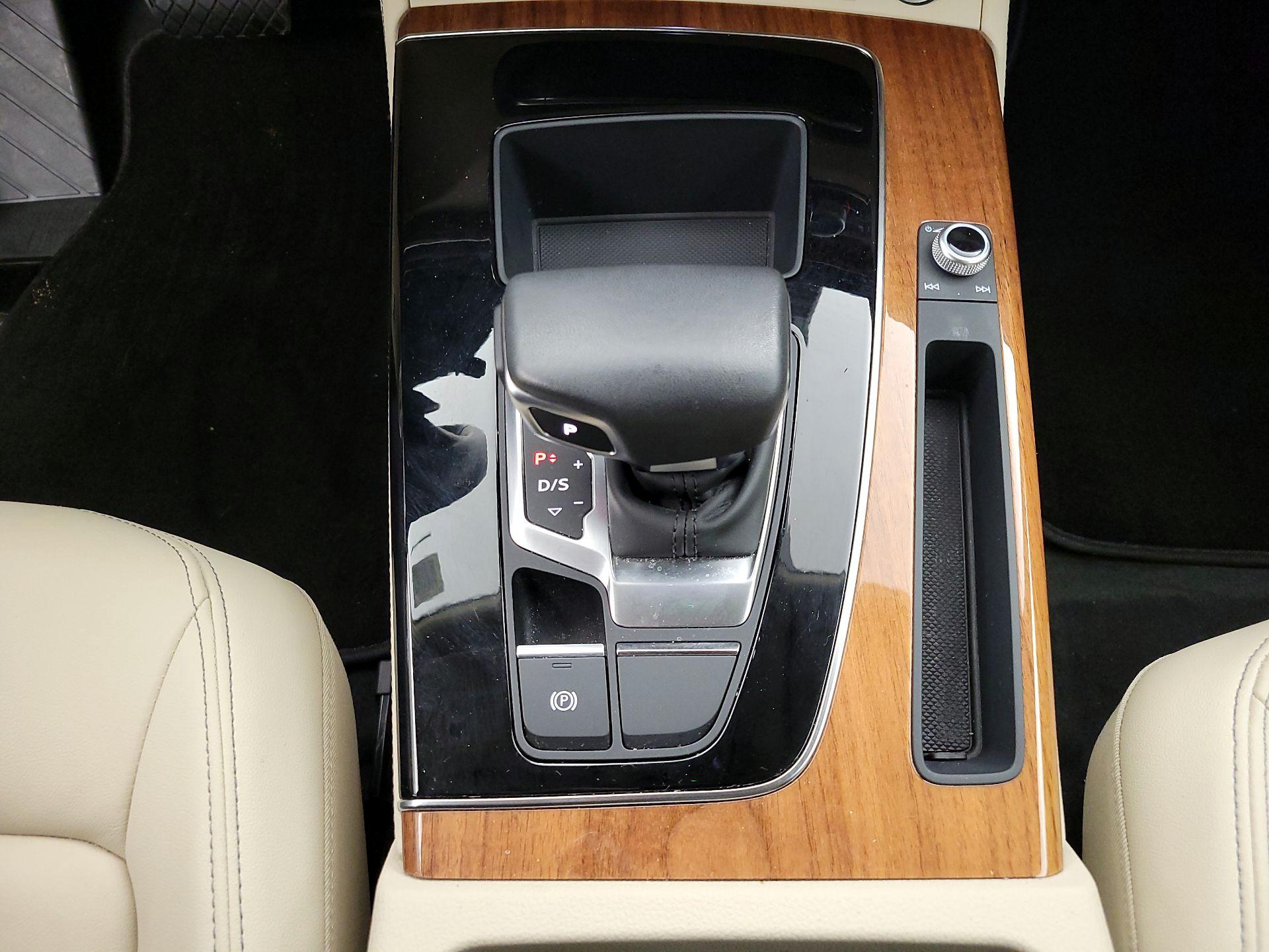 Thumbnail: 2023 Audi Q5 - 17