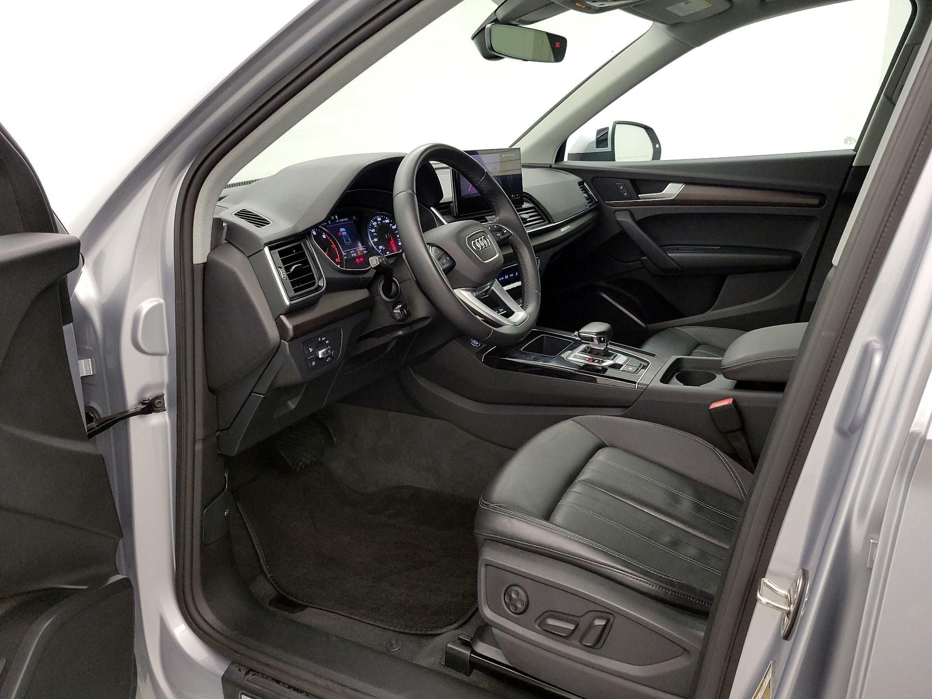 Thumbnail: 2023 Audi Q5 - 11