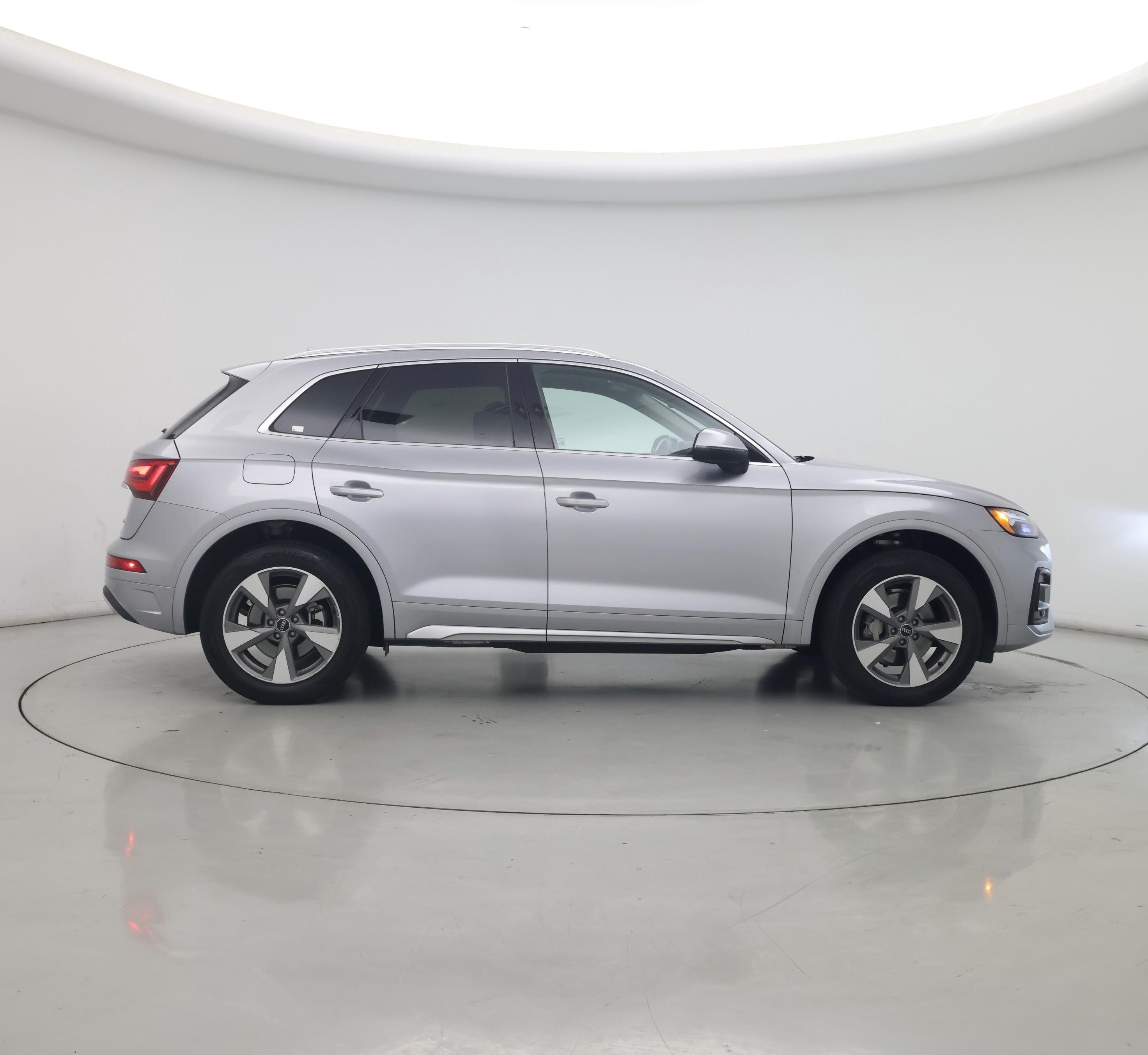 Thumbnail: 2023 Audi Q5 - 7