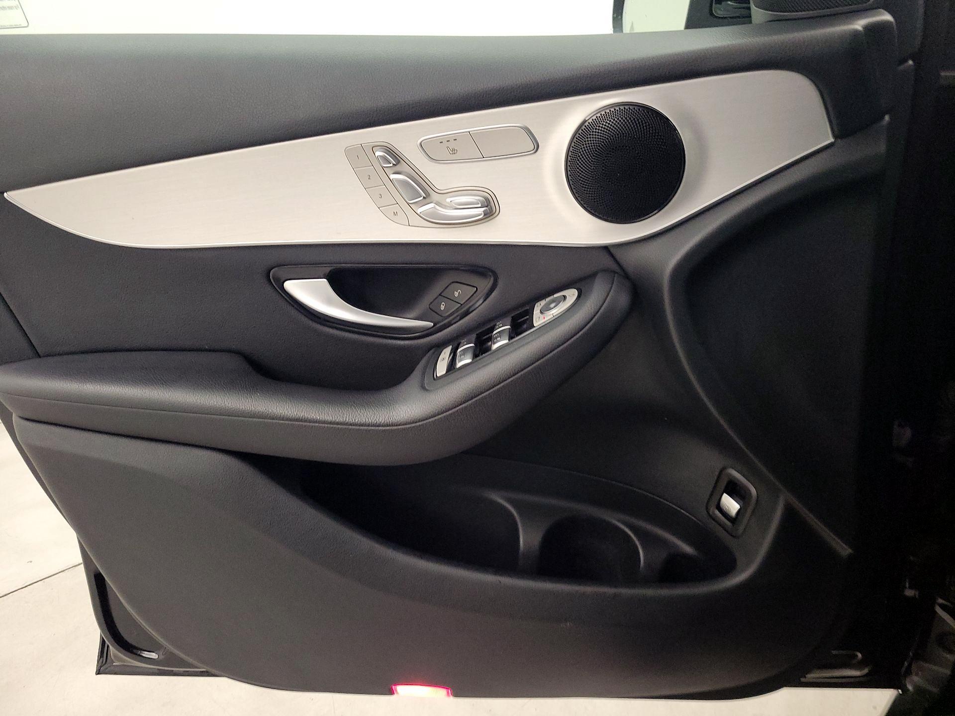 Thumbnail: 2022 Mercedes-Benz GLC - 12