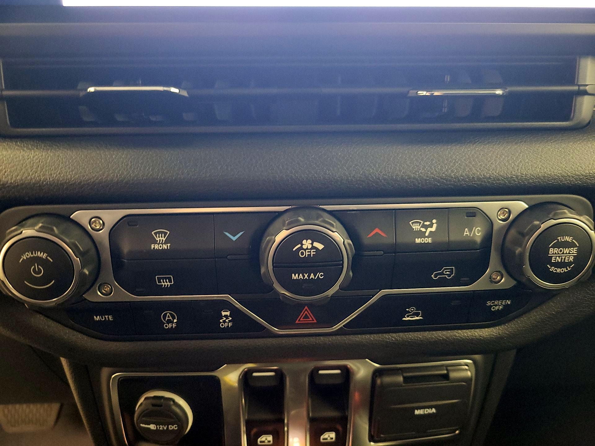 Thumbnail: 2024 Jeep Wrangler - 16