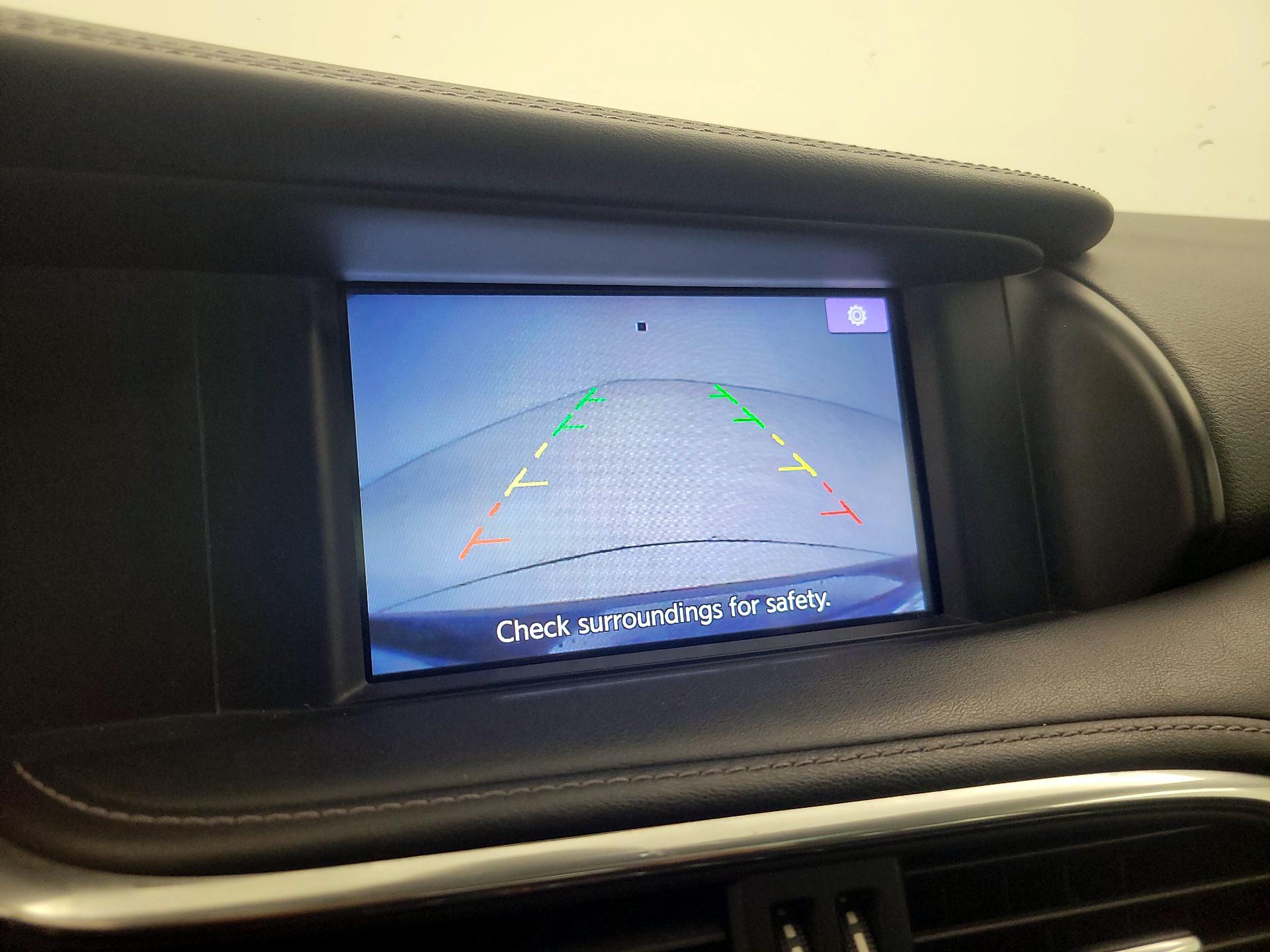 Thumbnail: 2017 INFINITI QX30 - 14