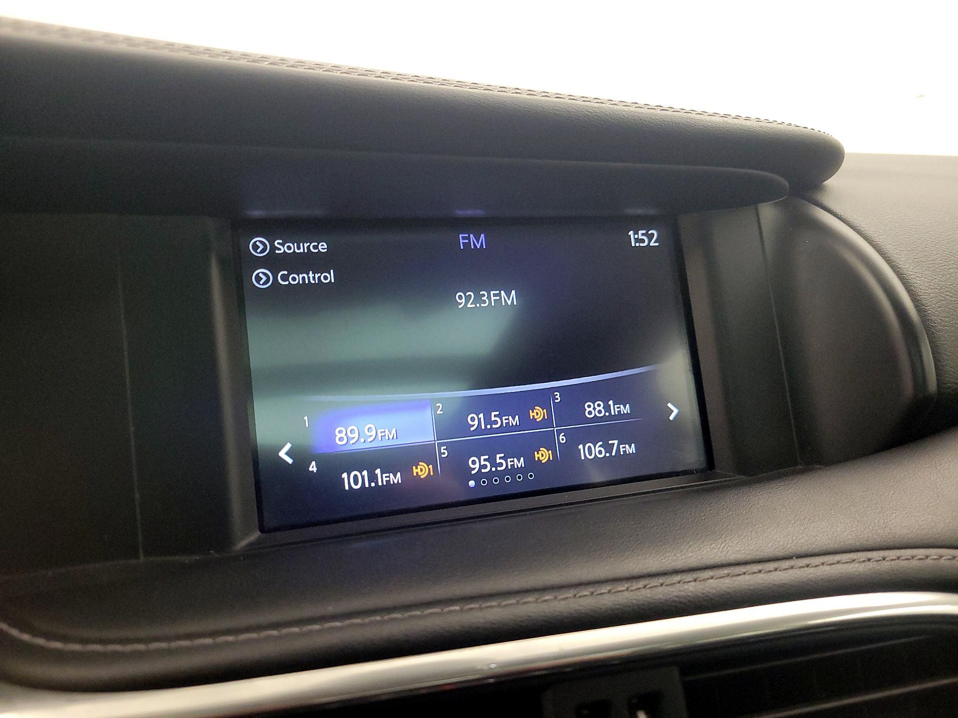 Thumbnail: 2017 INFINITI QX30 - 15