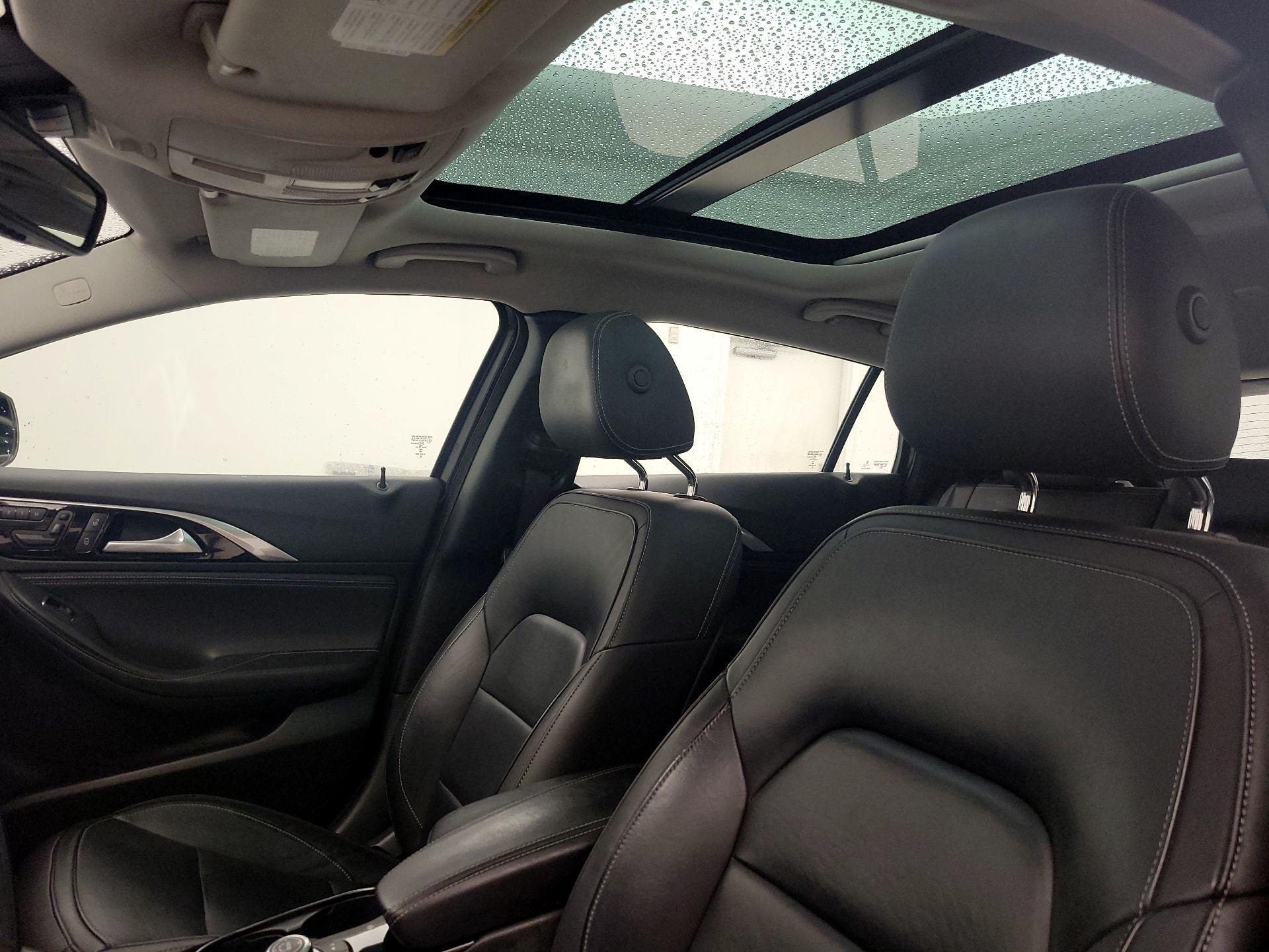 Thumbnail: 2017 INFINITI QX30 - 18