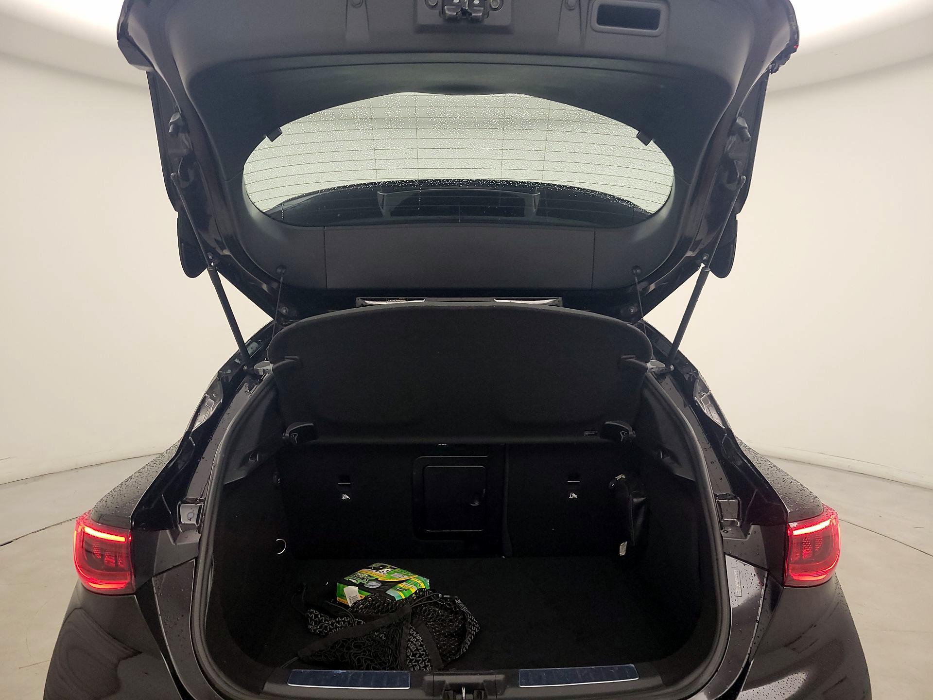 Thumbnail: 2017 INFINITI QX30 - 20