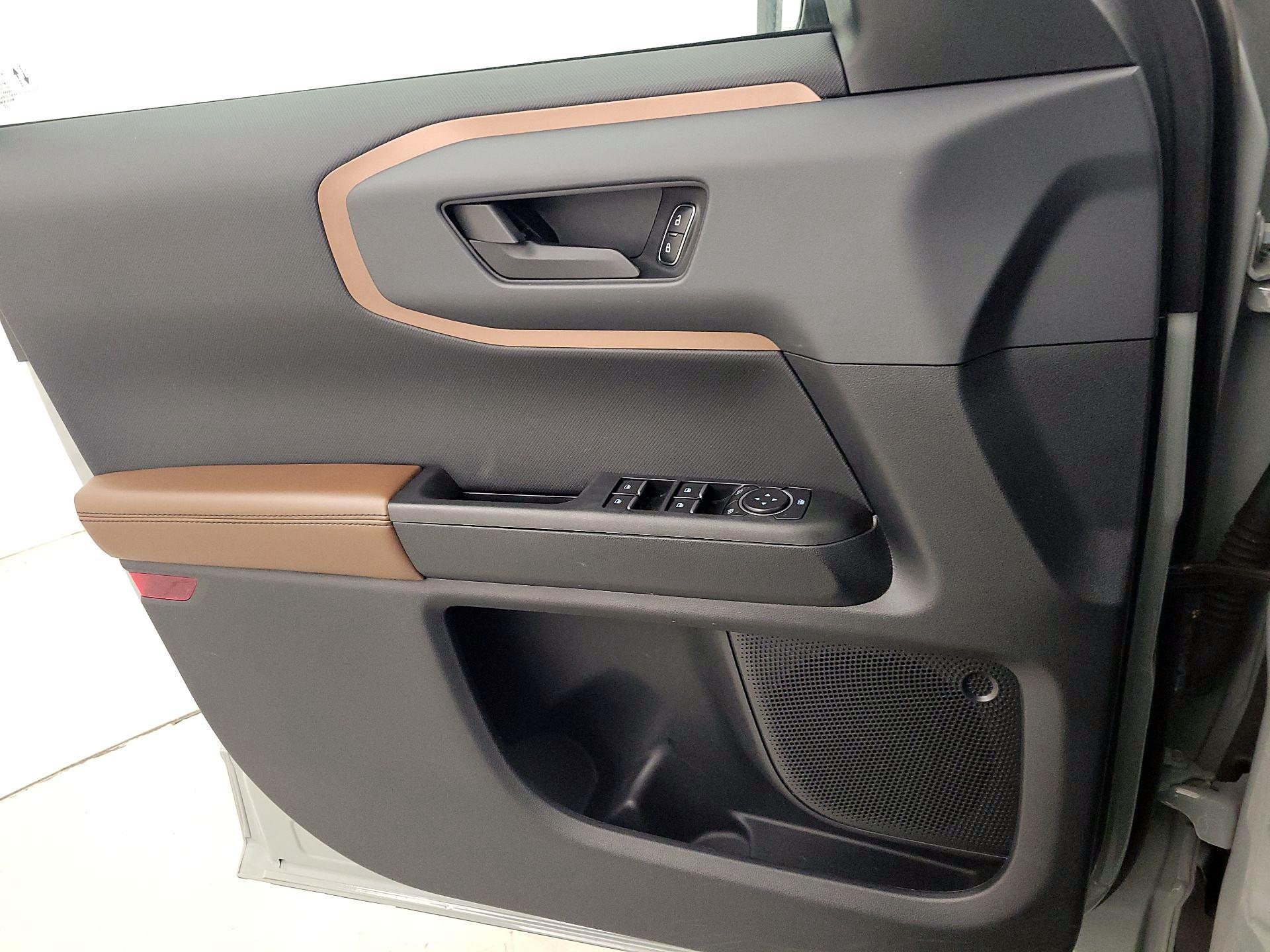 Thumbnail: 2022 Ford Bronco Sport - 12