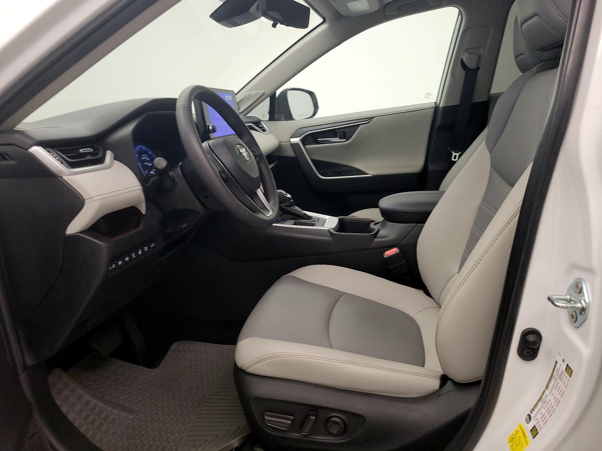 Thumbnail: 2024 Toyota RAV4 - 11