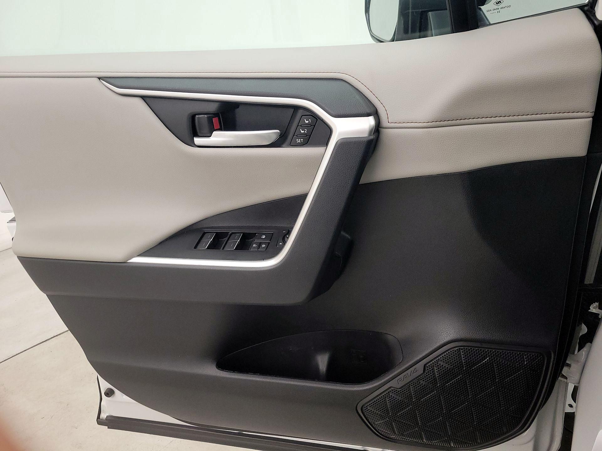 Thumbnail: 2024 Toyota RAV4 - 12