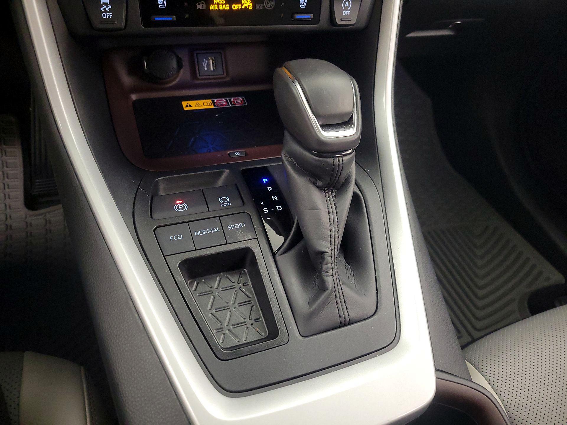 Thumbnail: 2024 Toyota RAV4 - 17