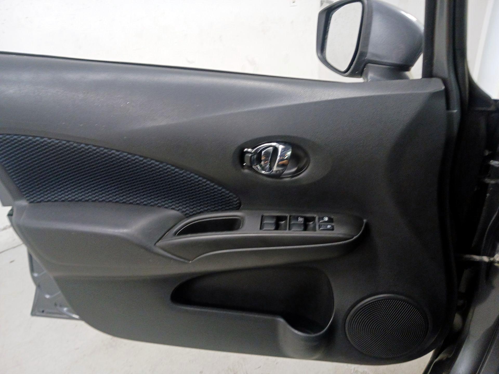 Thumbnail: 2017 Nissan Versa Note - 12