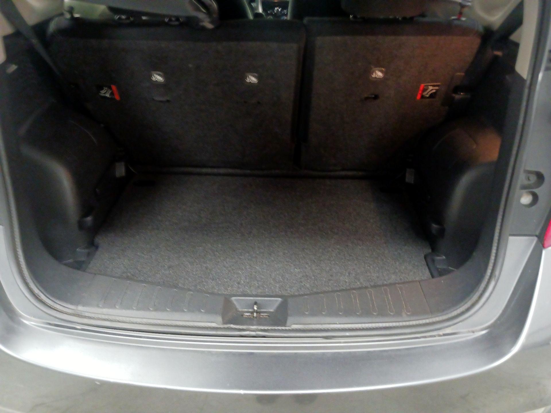 Thumbnail: 2017 Nissan Versa Note - 16