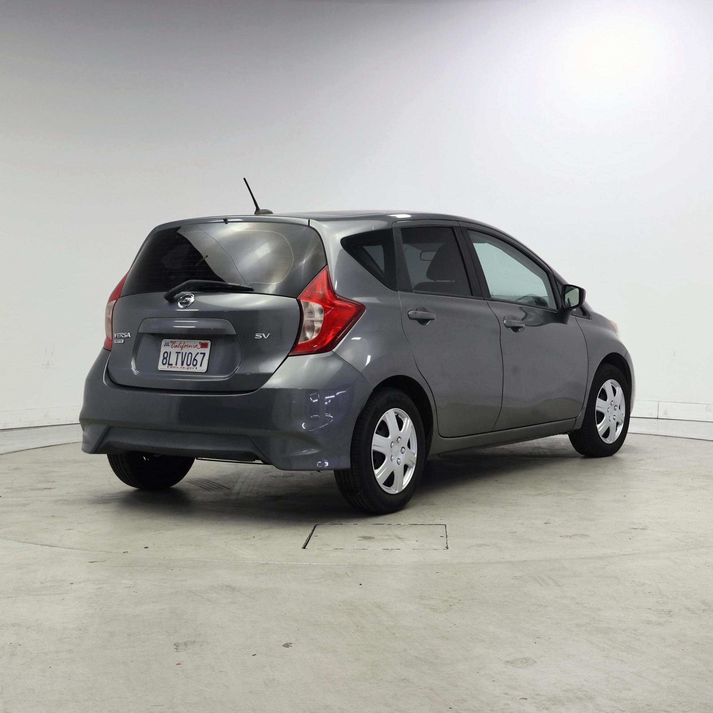 Thumbnail: 2017 Nissan Versa Note - 8