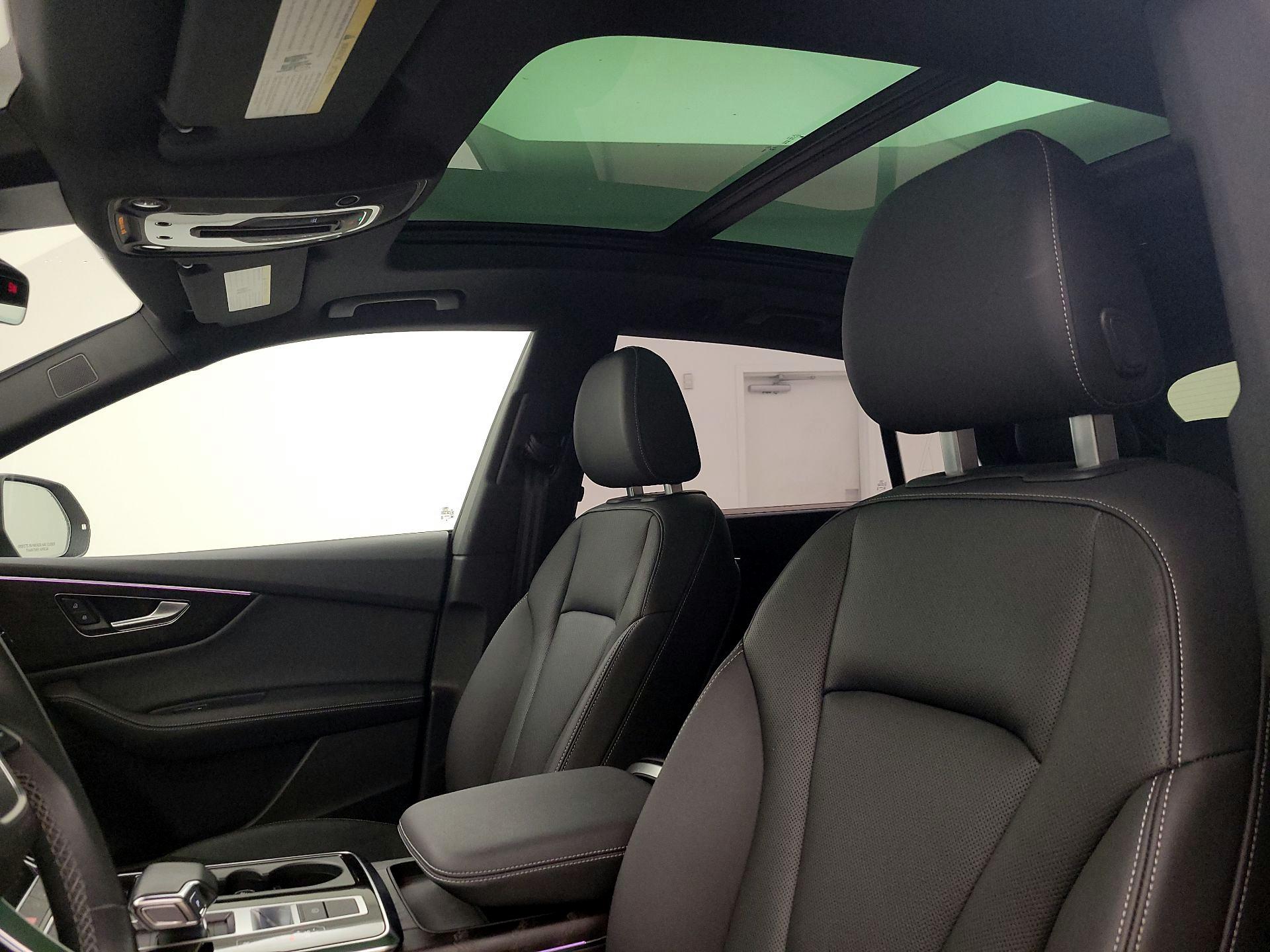 Thumbnail: 2023 Audi Q8 - 19