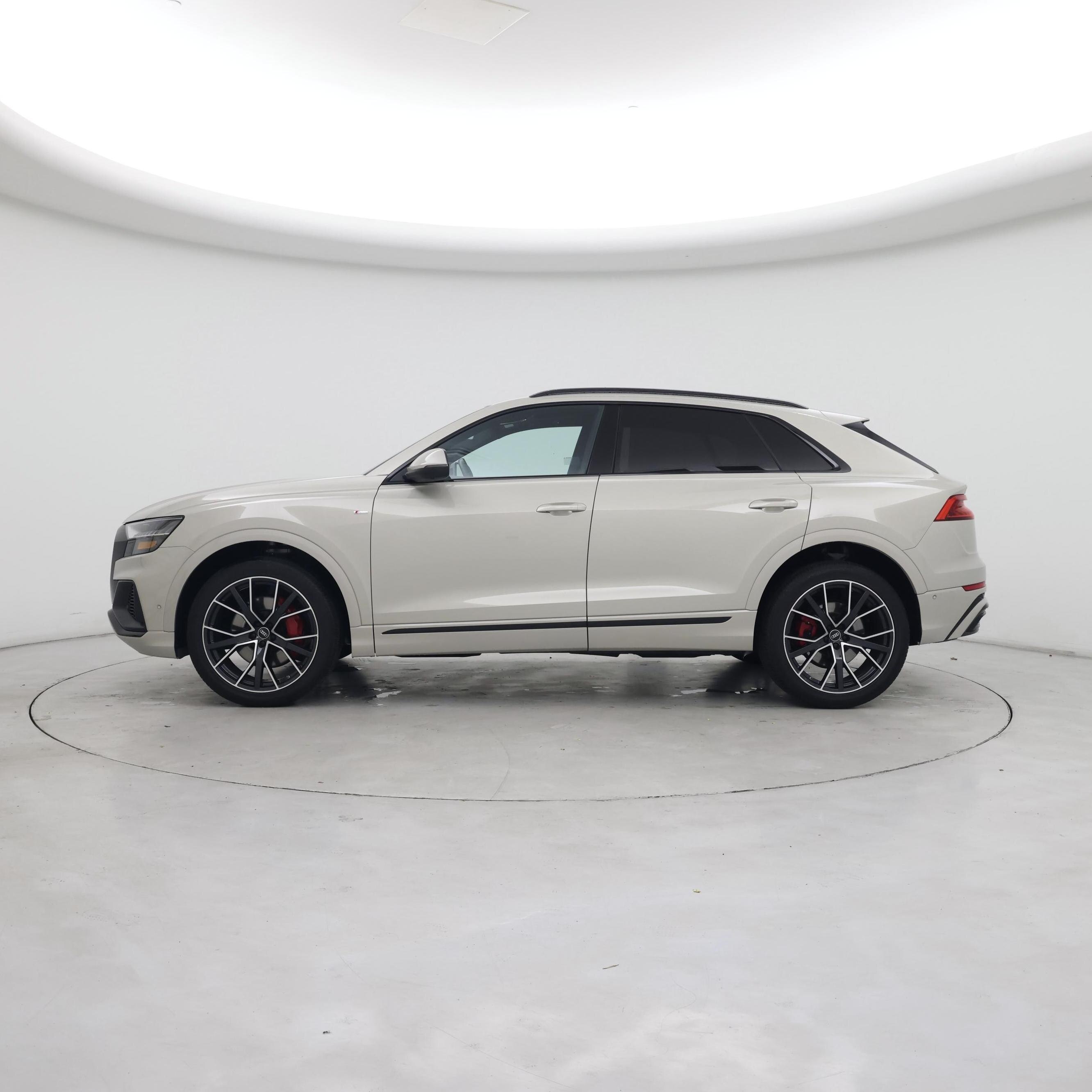 Thumbnail: 2023 Audi Q8 - 3