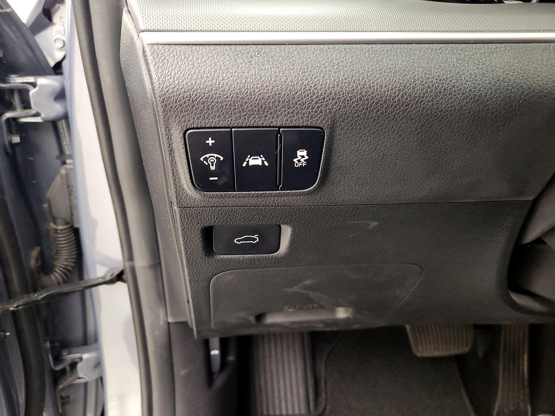 Thumbnail: 2022 Kia K5 - 13