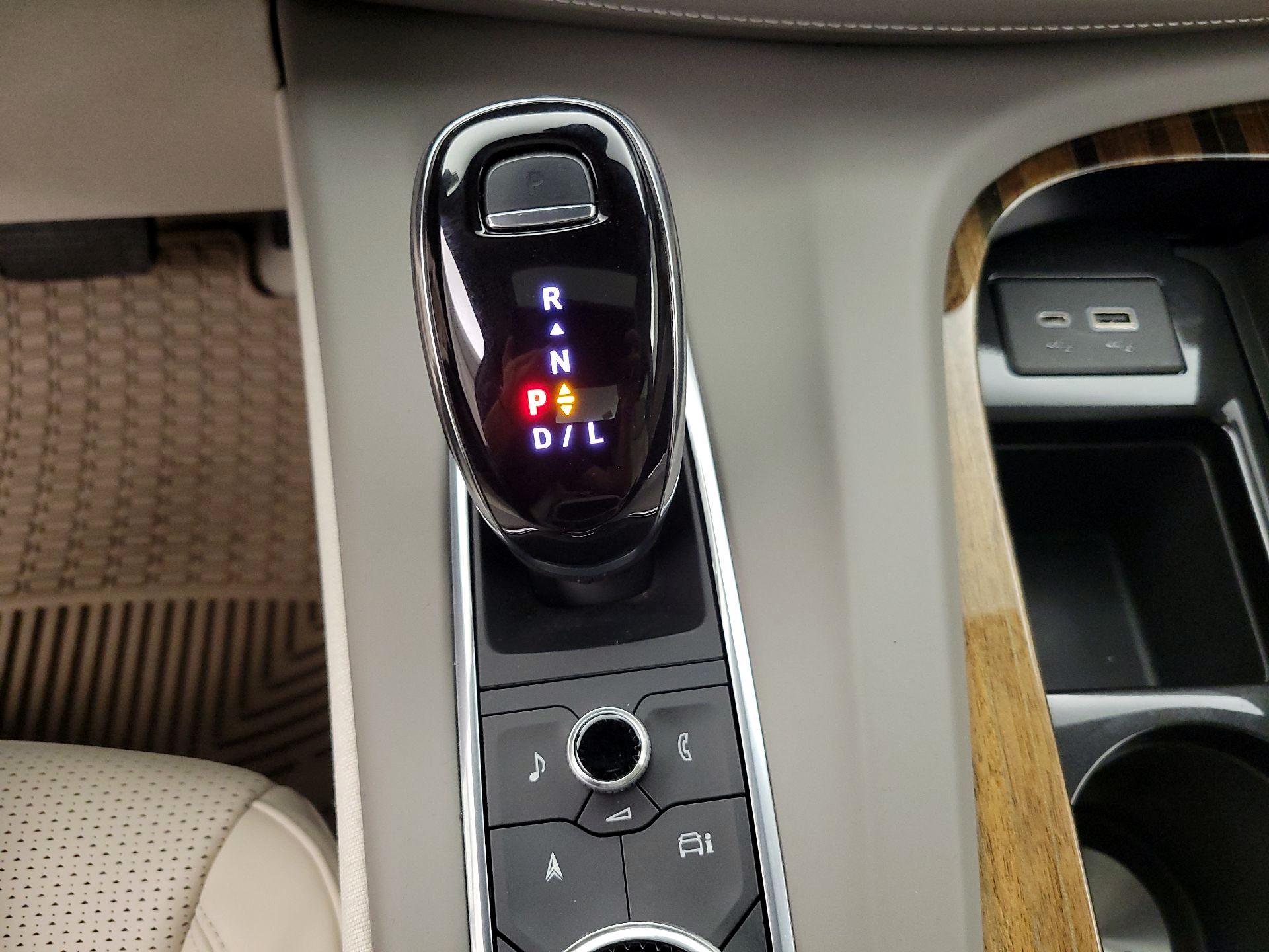 Thumbnail: 2022 Cadillac Escalade - 18