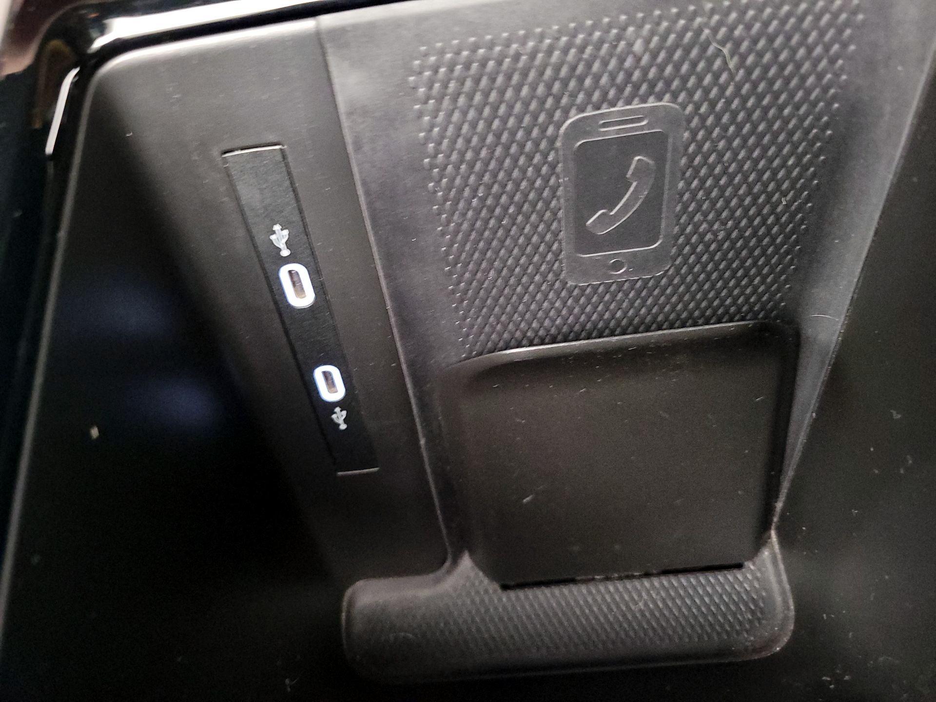 Thumbnail: 2023 Volkswagen ID.4 - 18