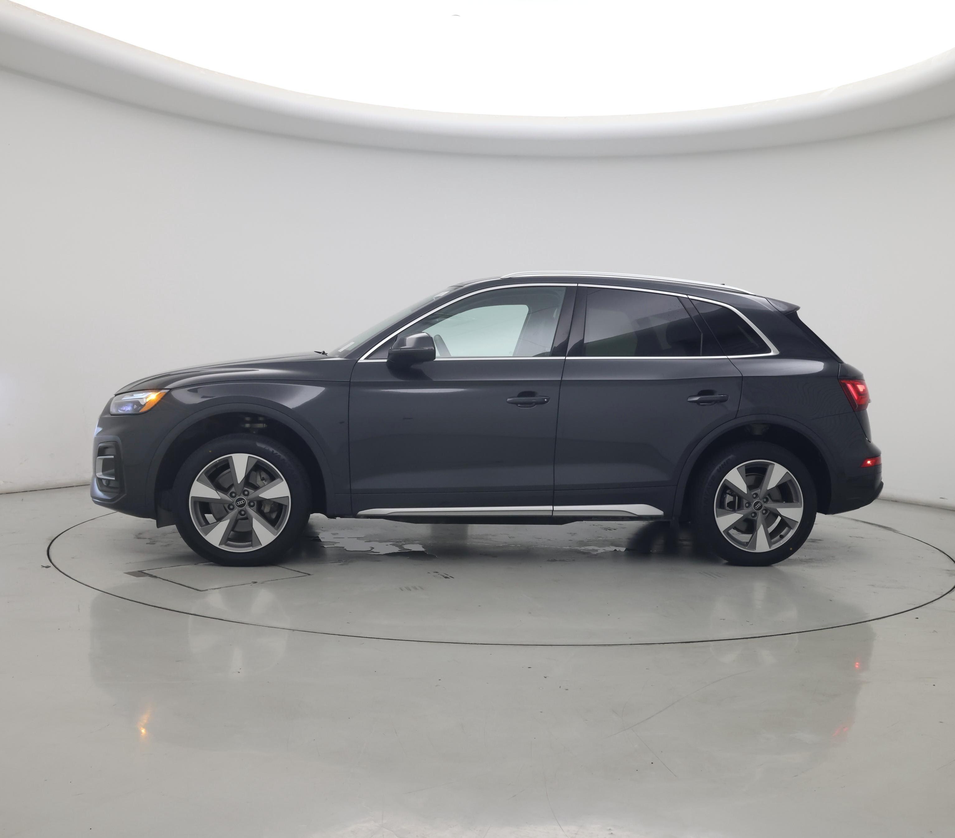 Thumbnail: 2023 Audi Q5 - 3