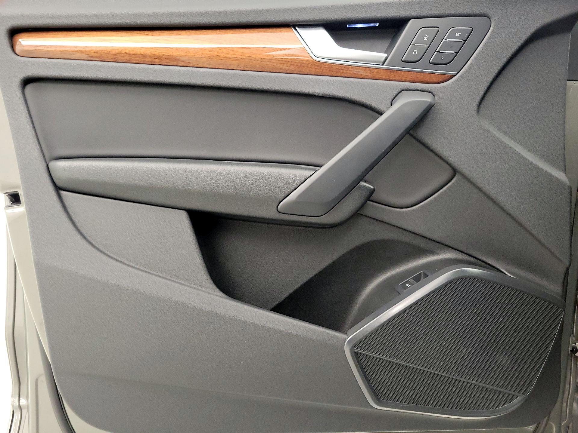 Thumbnail: 2023 Audi Q5 - 12