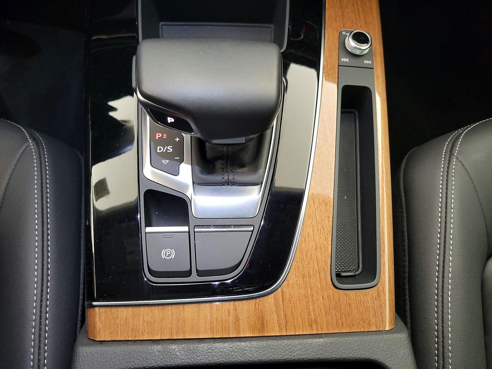 Thumbnail: 2023 Audi Q5 - 17