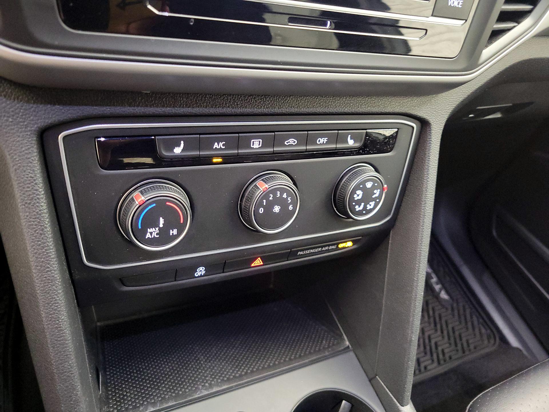 Thumbnail: 2022 Volkswagen Atlas - 16