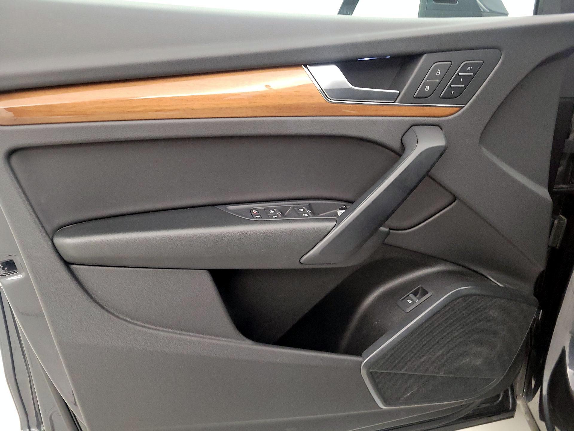 Thumbnail: 2023 Audi Q5 - 12