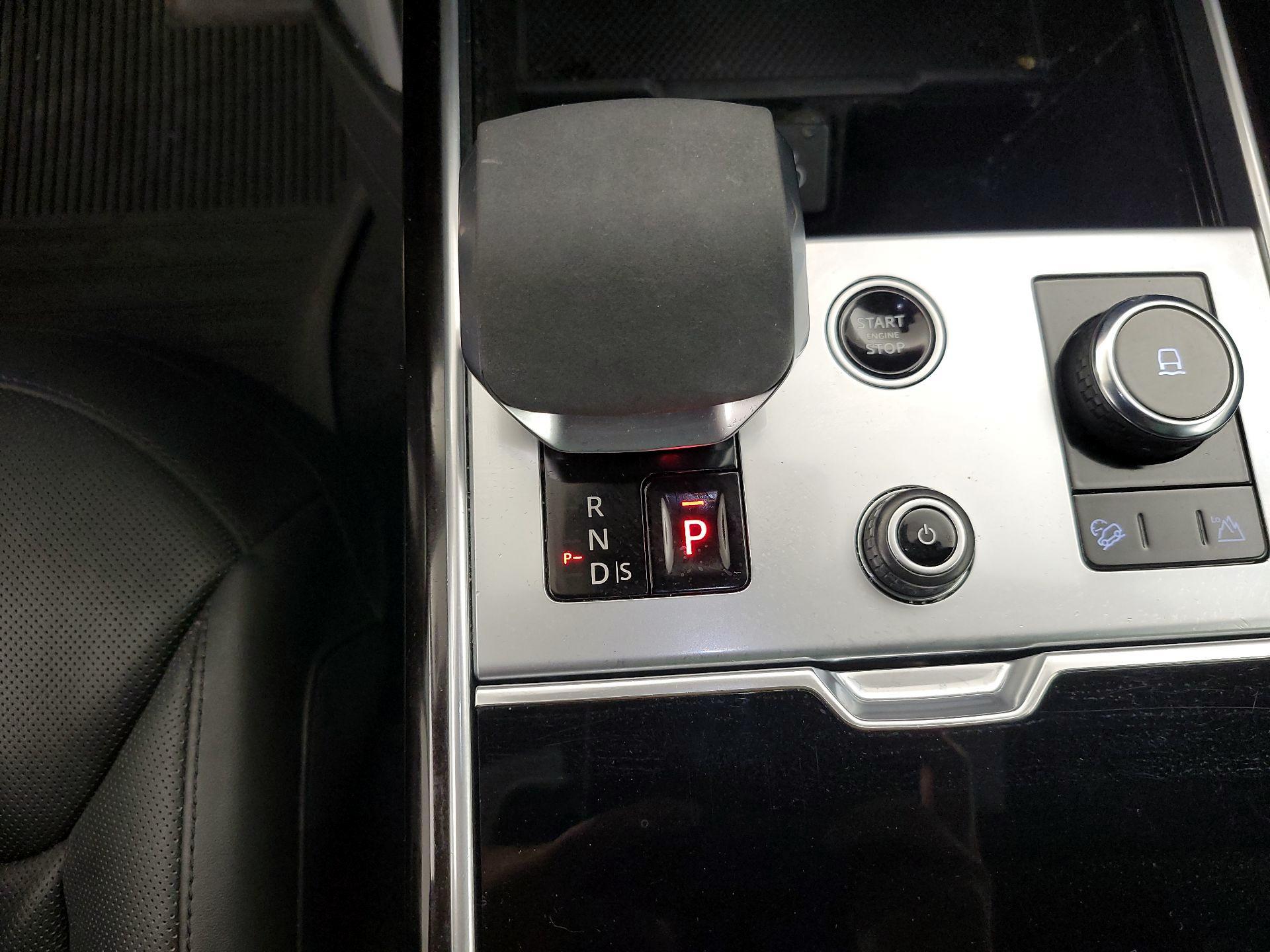 Thumbnail: 2023 Land Rover Range Rover - 17