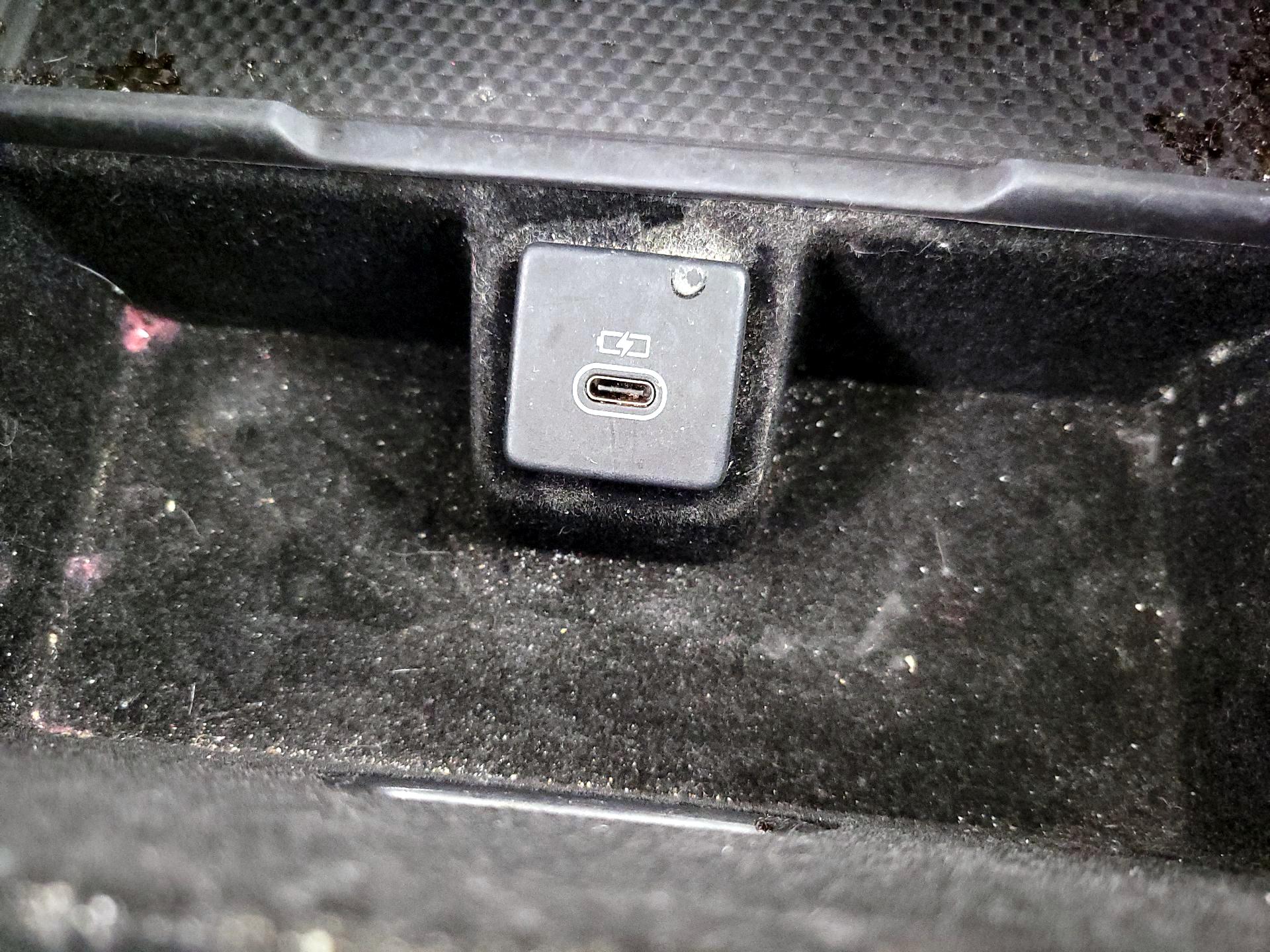 Thumbnail: 2023 Land Rover Range Rover - 18