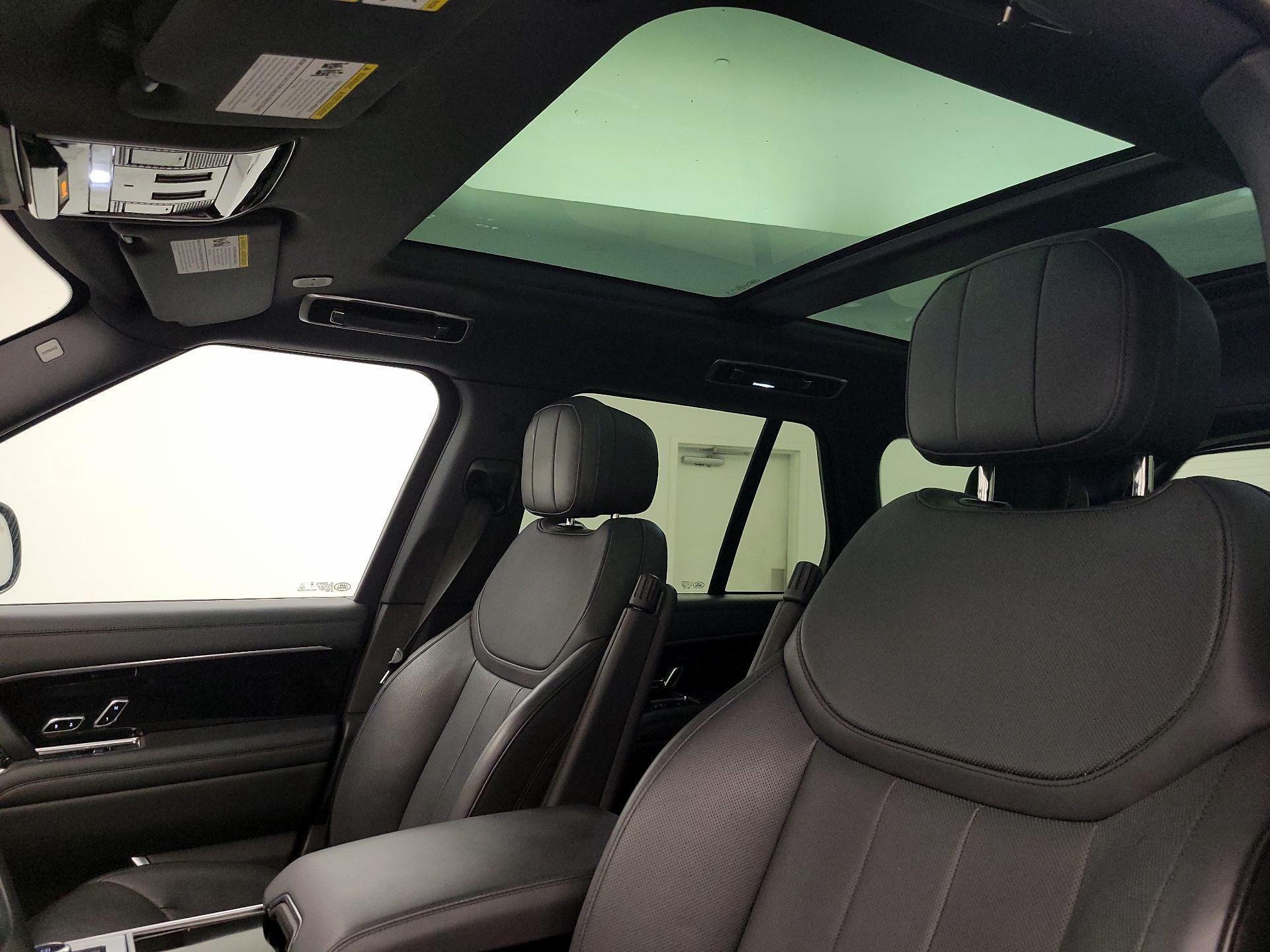 Thumbnail: 2023 Land Rover Range Rover - 19