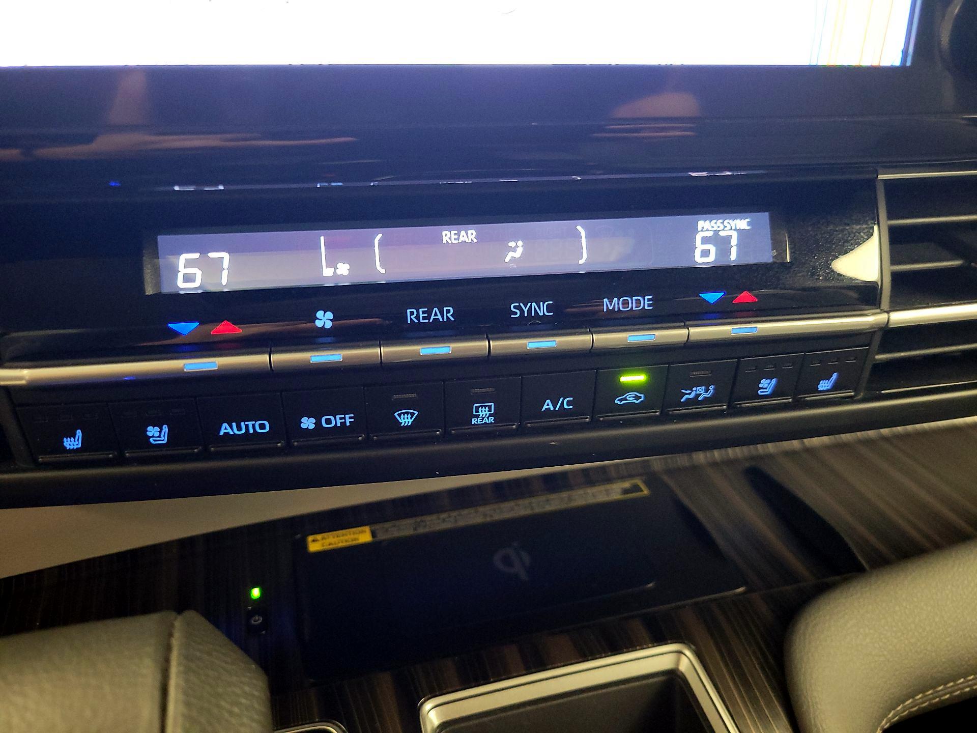 Thumbnail: 2024 Toyota Sienna - 17